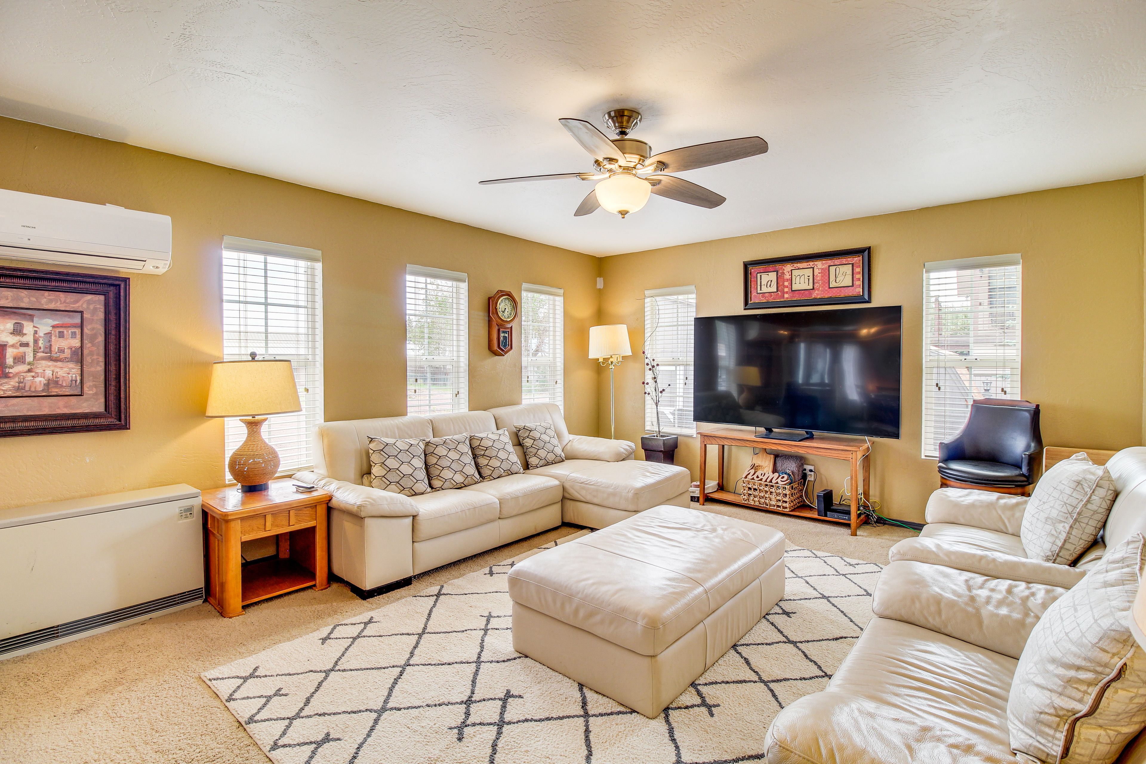 Living Room | Free WiFi