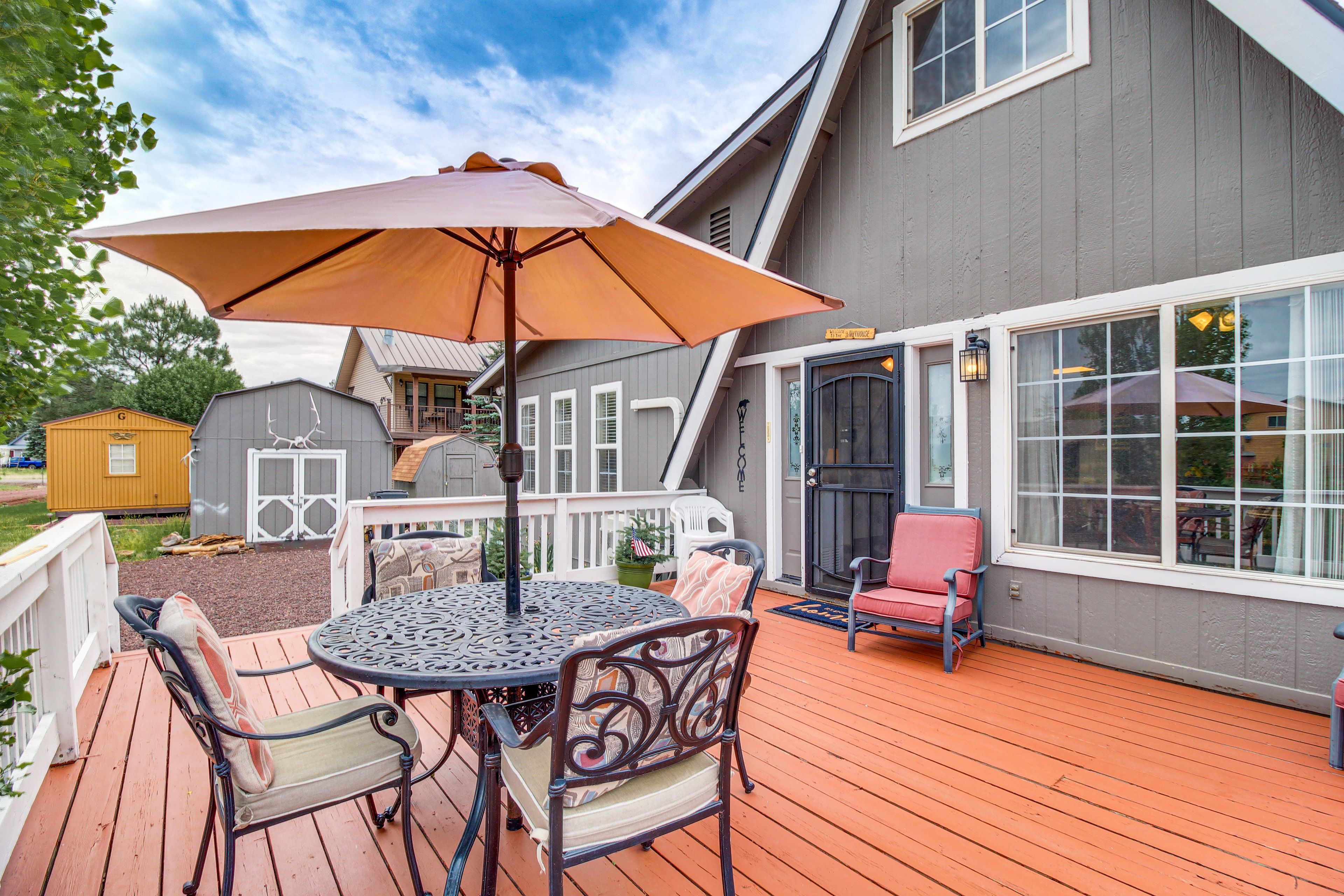 Pinetop Vacation Rental | 3BR | 2BA | 1,454 Sq Ft | Stairs Required