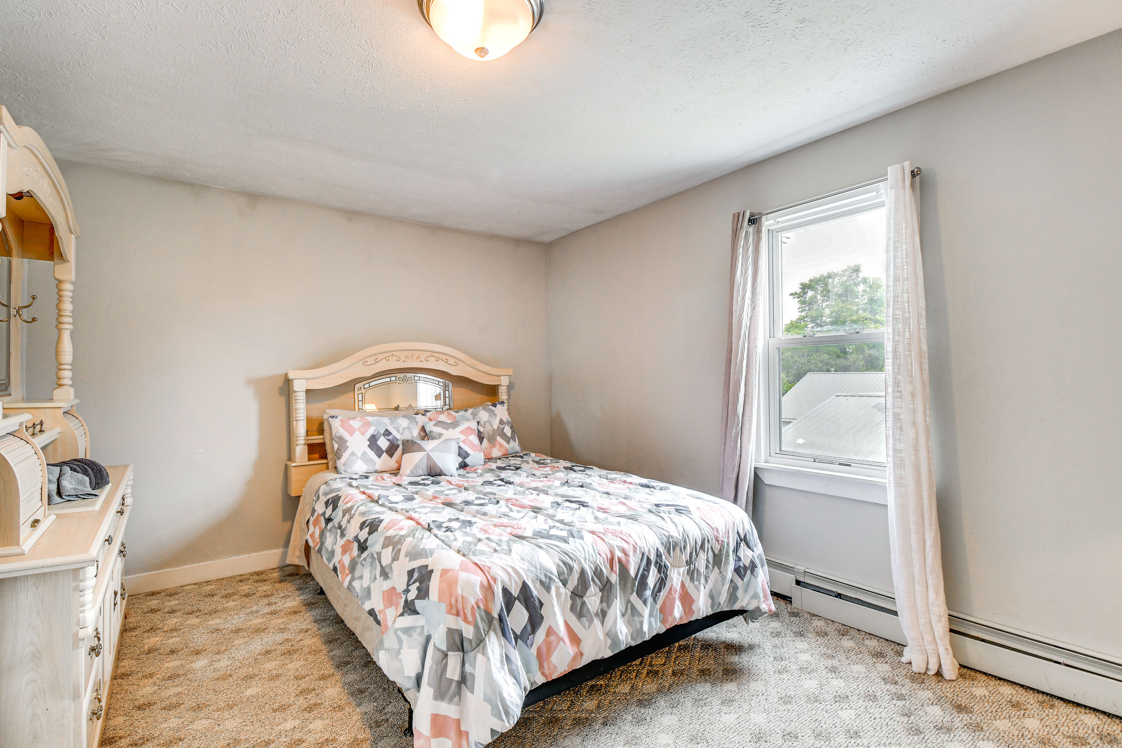 Bedroom 1 | Queen Bed | Linens Provided