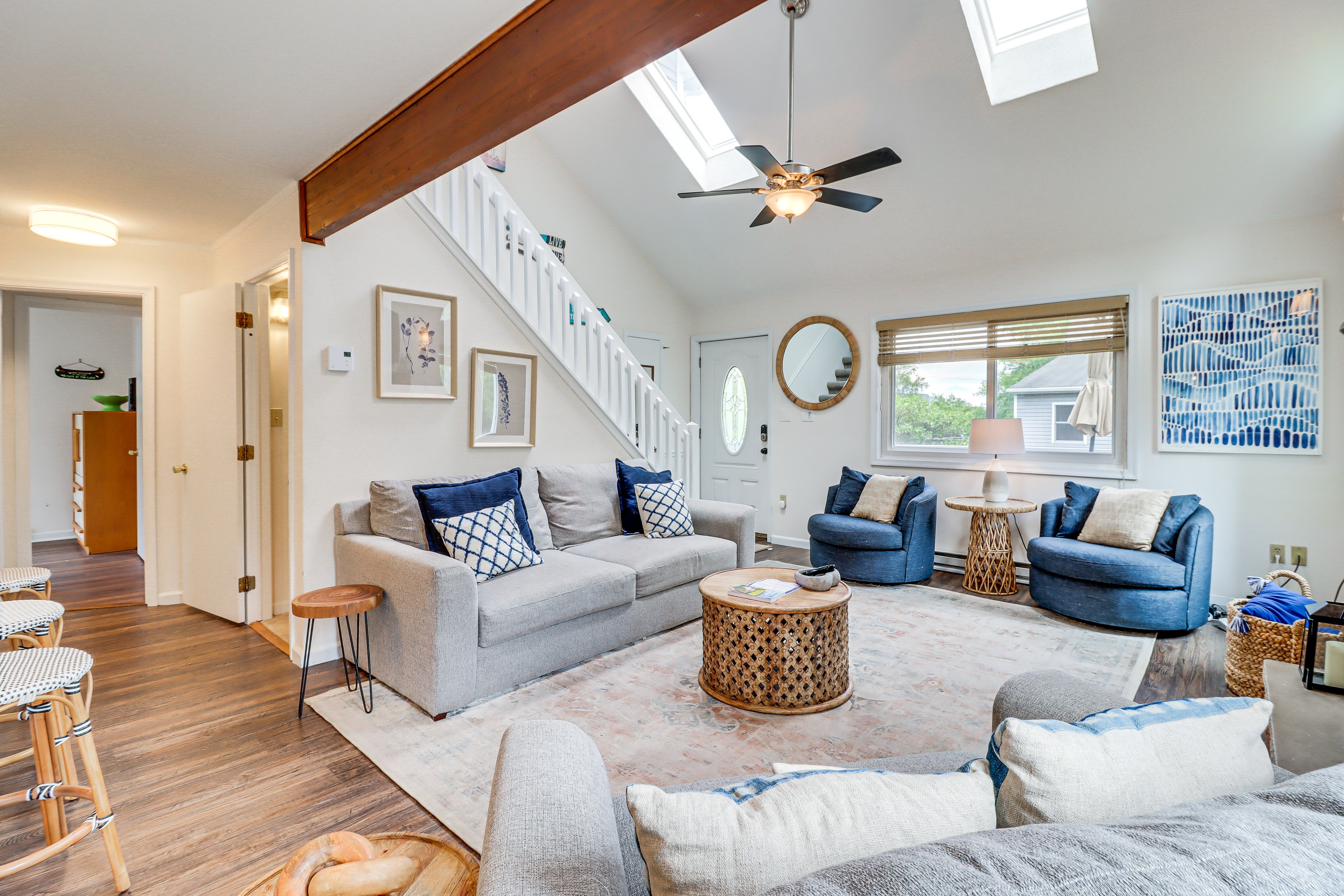 Living Room | 2nd Floor | Smart TV | Free WiFi | Gas Fireplace