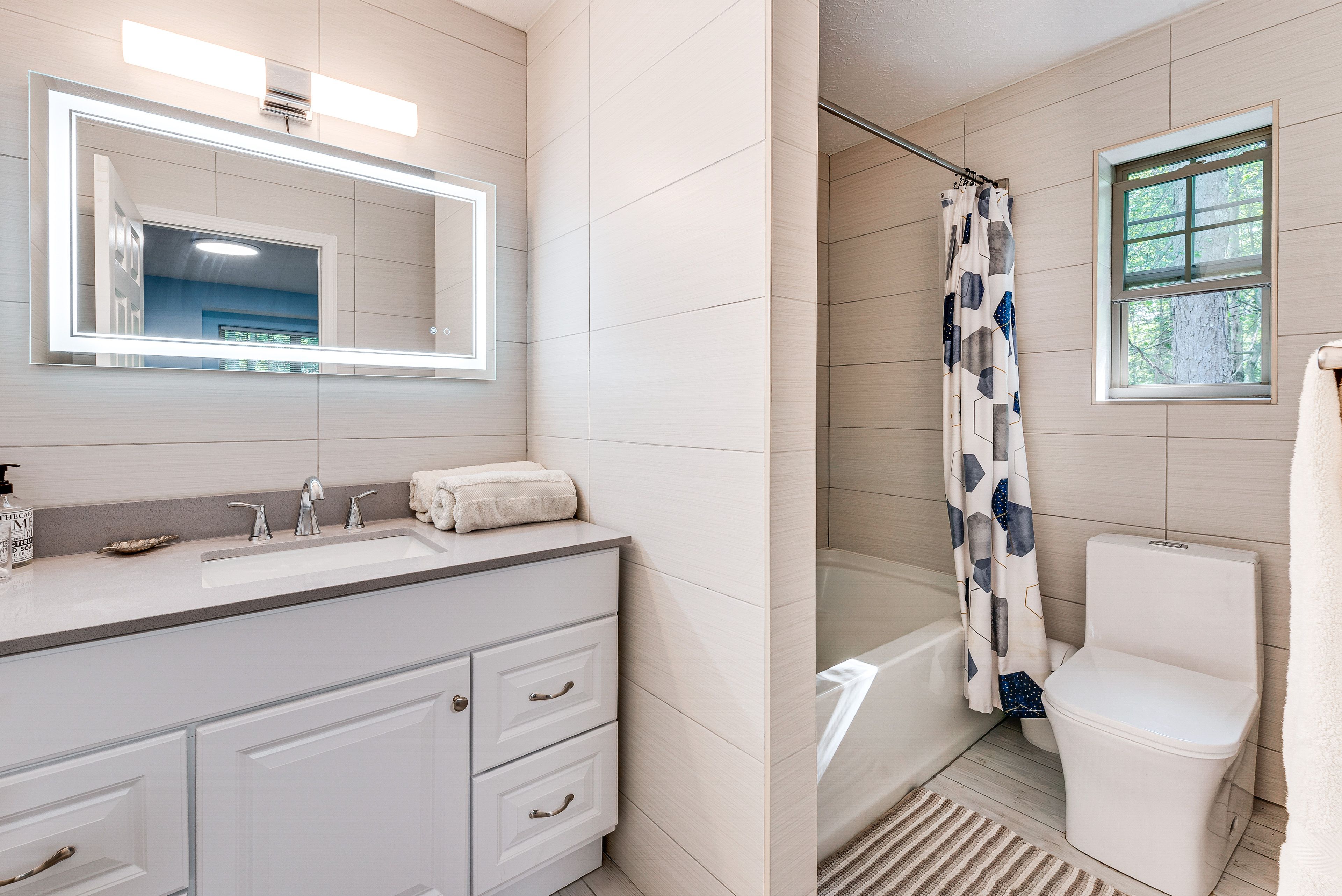 En-Suite Bathroom | 1st Floor