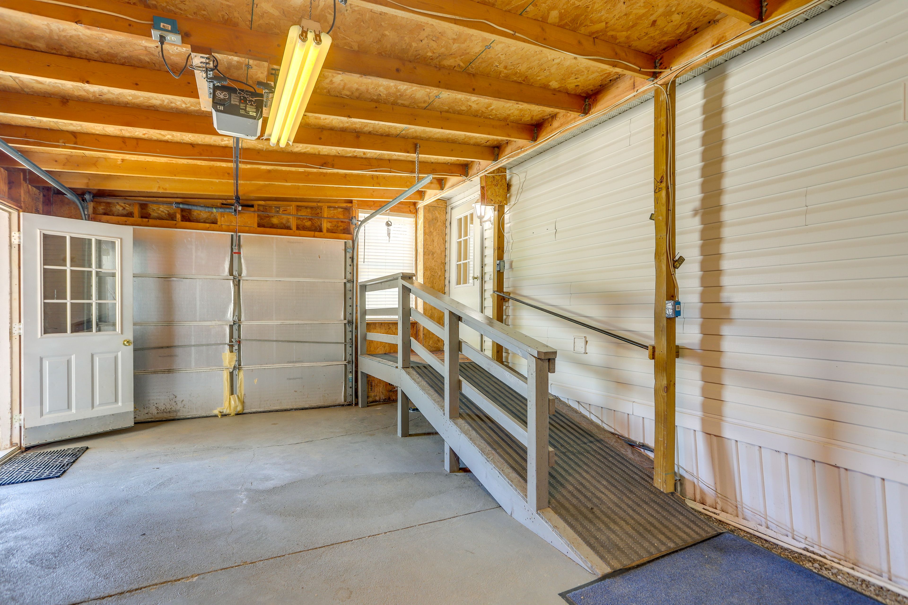 Parking | Garage (1 Vehicle) | Entry Ramp