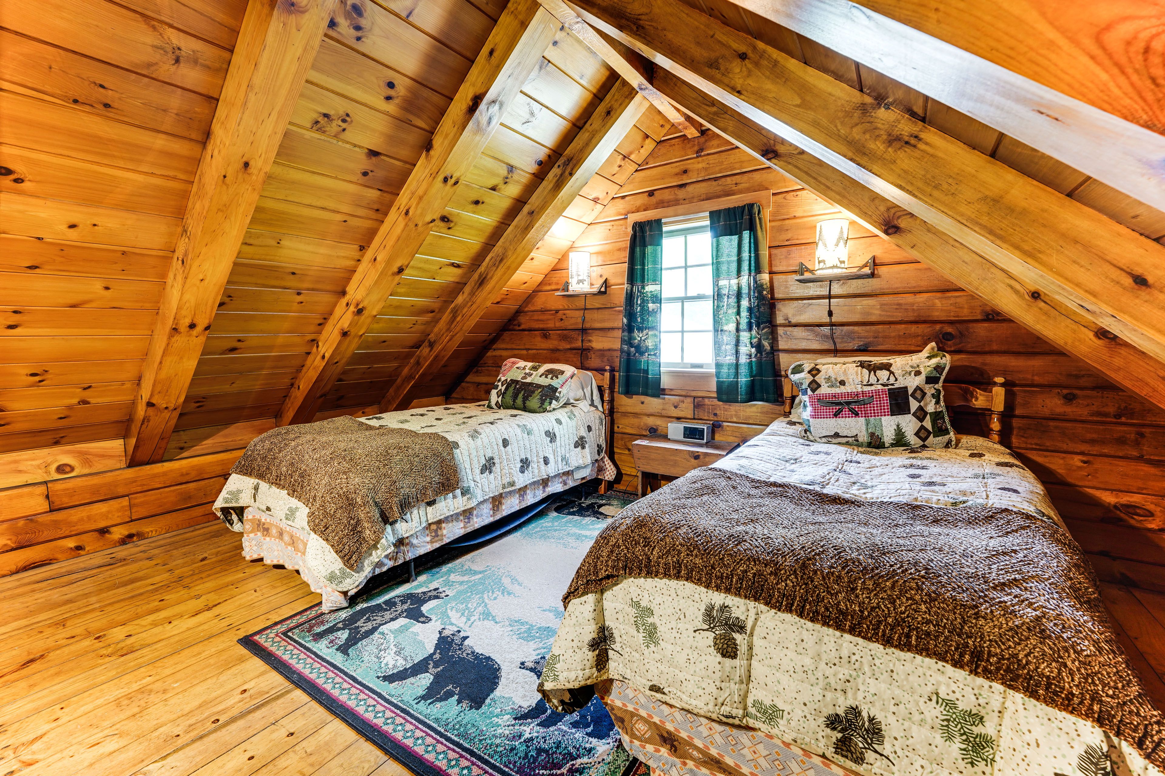 Loft | 2 Twin Beds