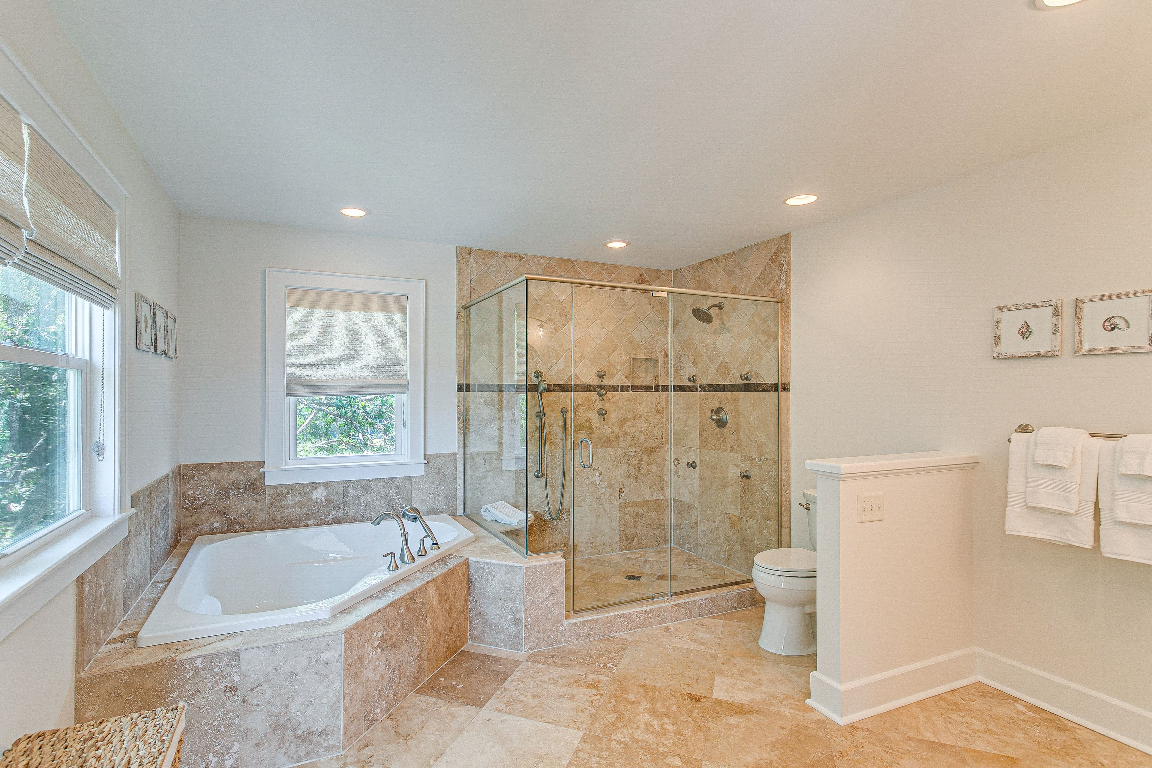 En-Suite Bathroom | Towels Provided | Complimentary Toiletries | 2nd Floor