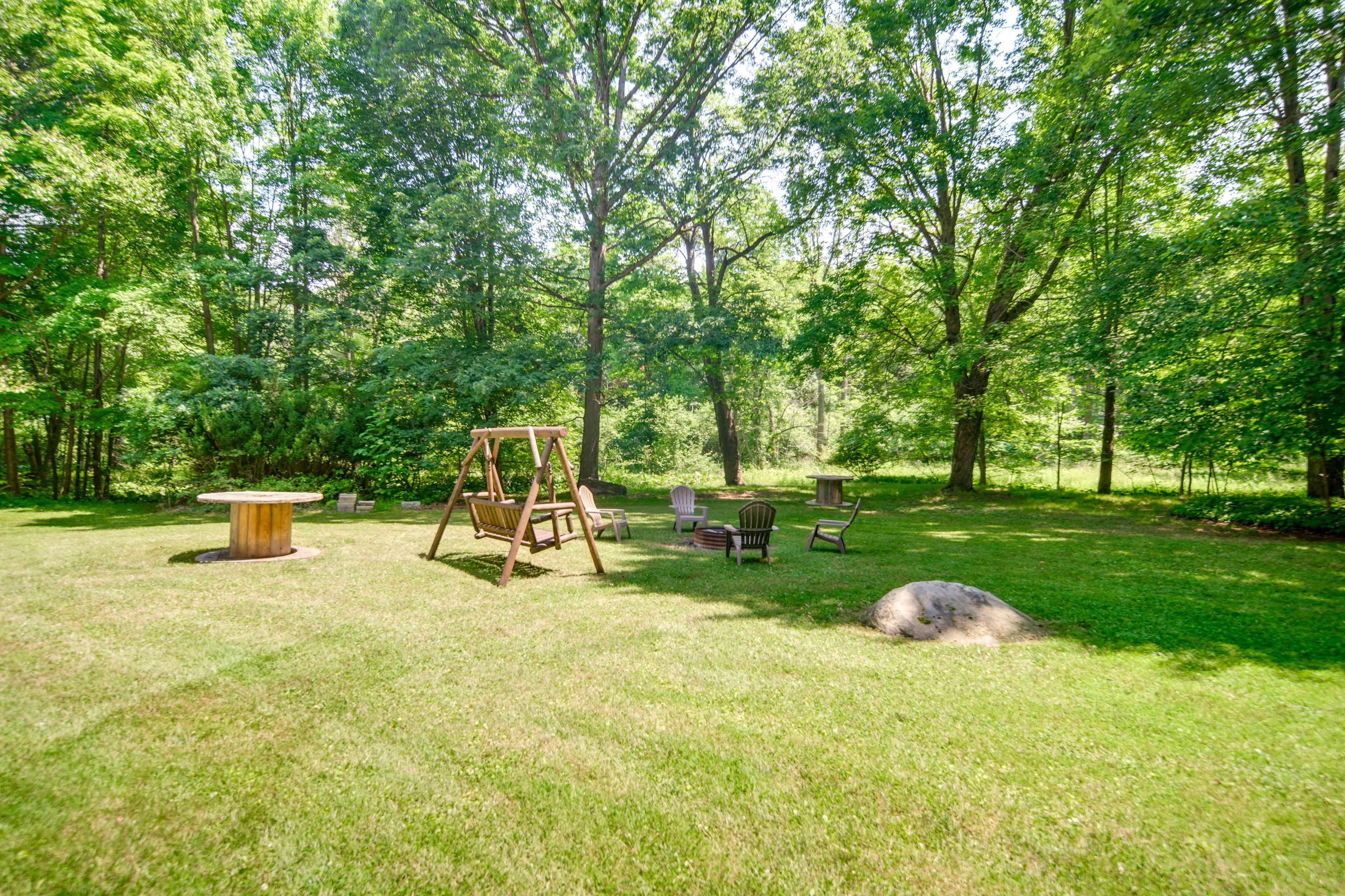 Private Yard | Outdoor Seating | Fire Pit