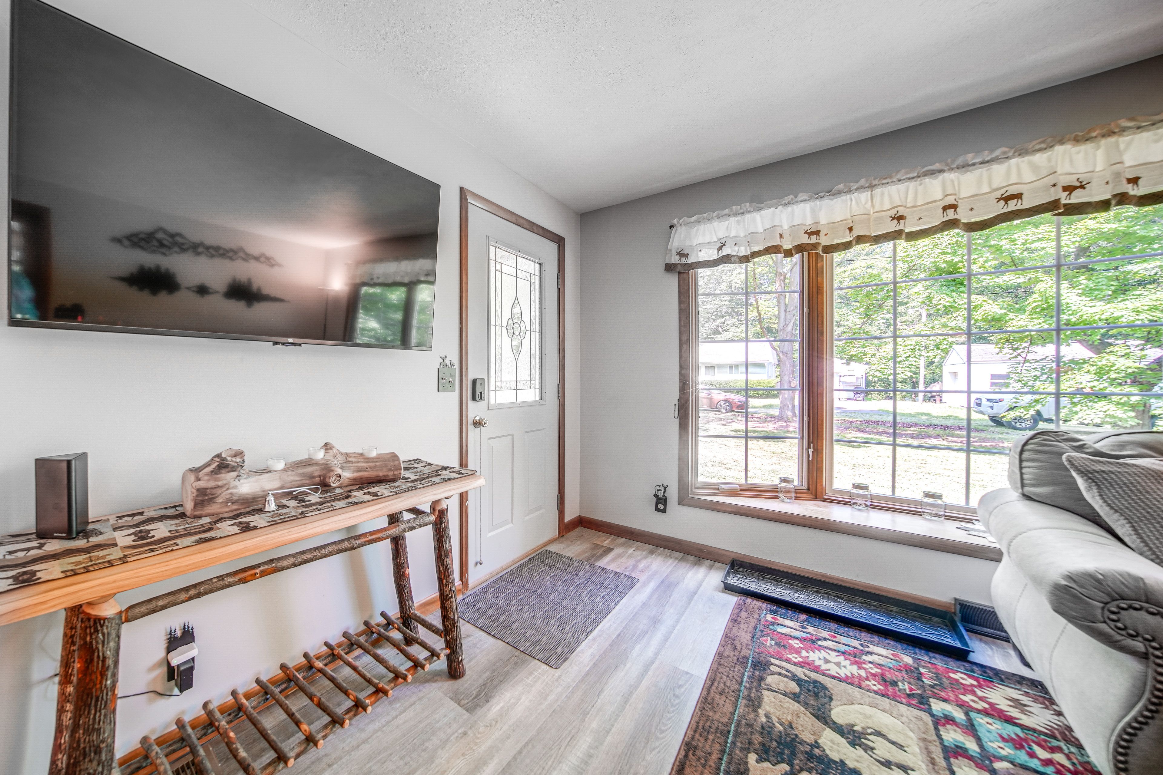 Living Room | Smart TV | Main Level