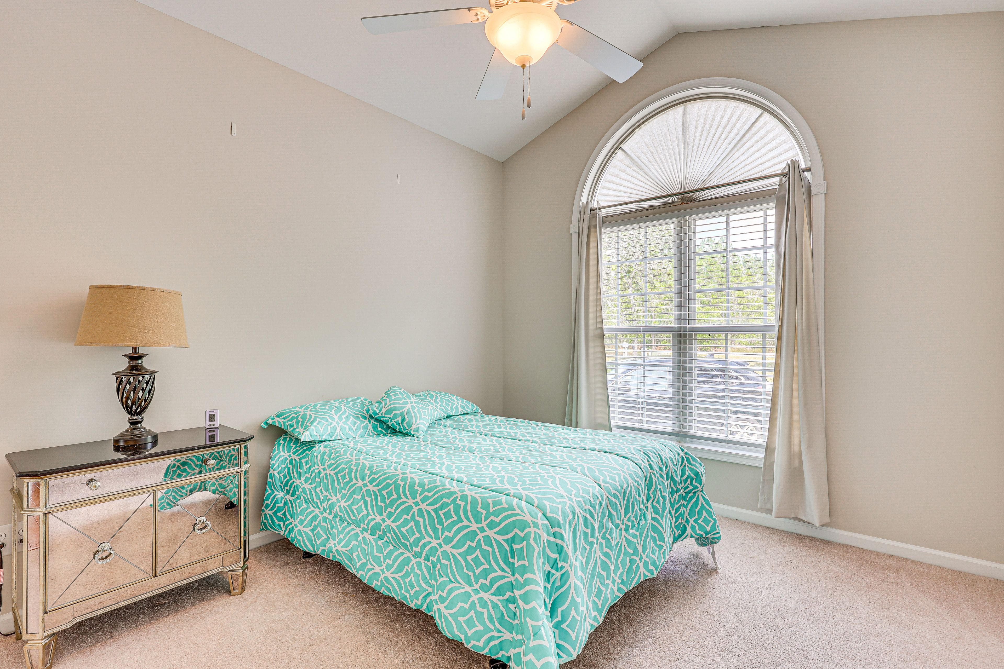 Bedroom 3 | Queen Bed