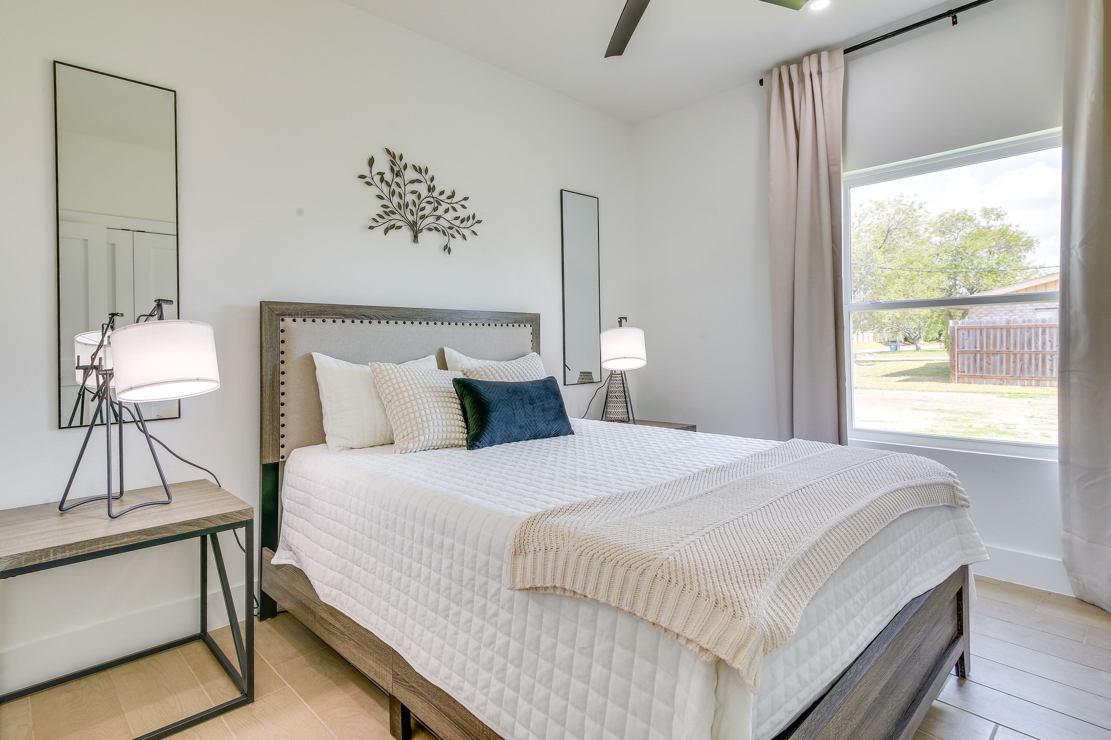 Bedroom 3 | Queen Bed