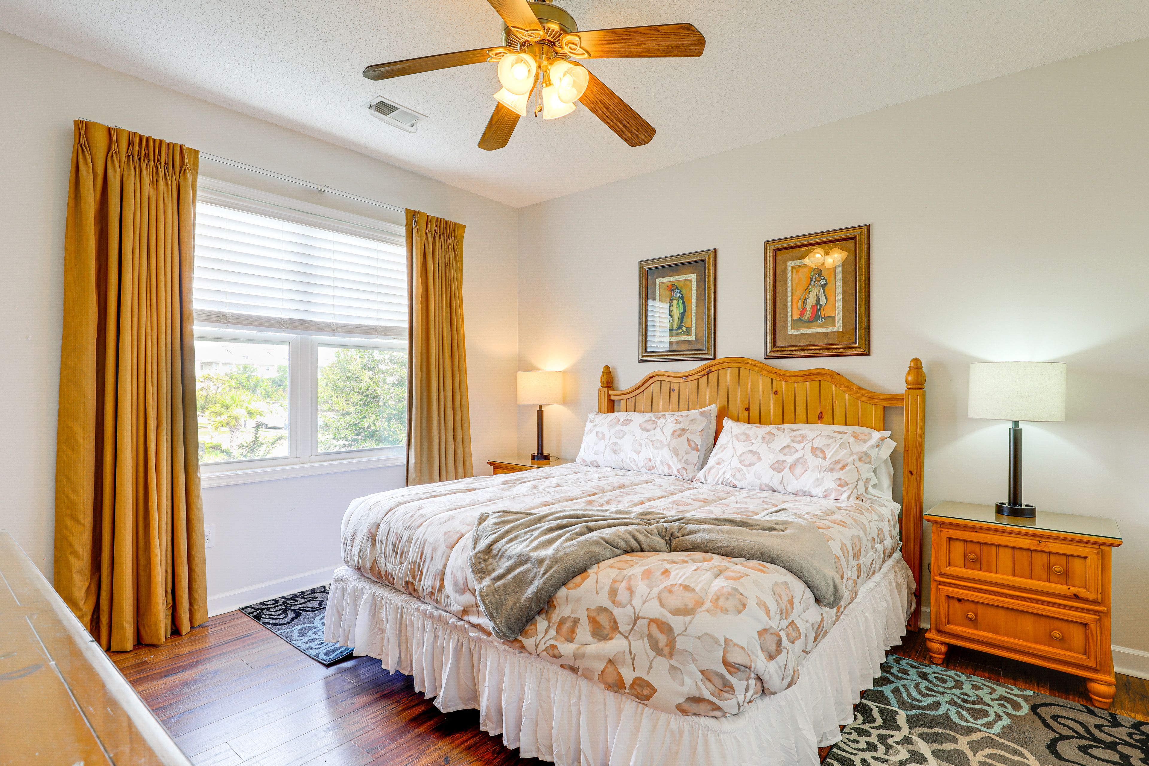 Bedroom 1 | King Bed | Linens Provided