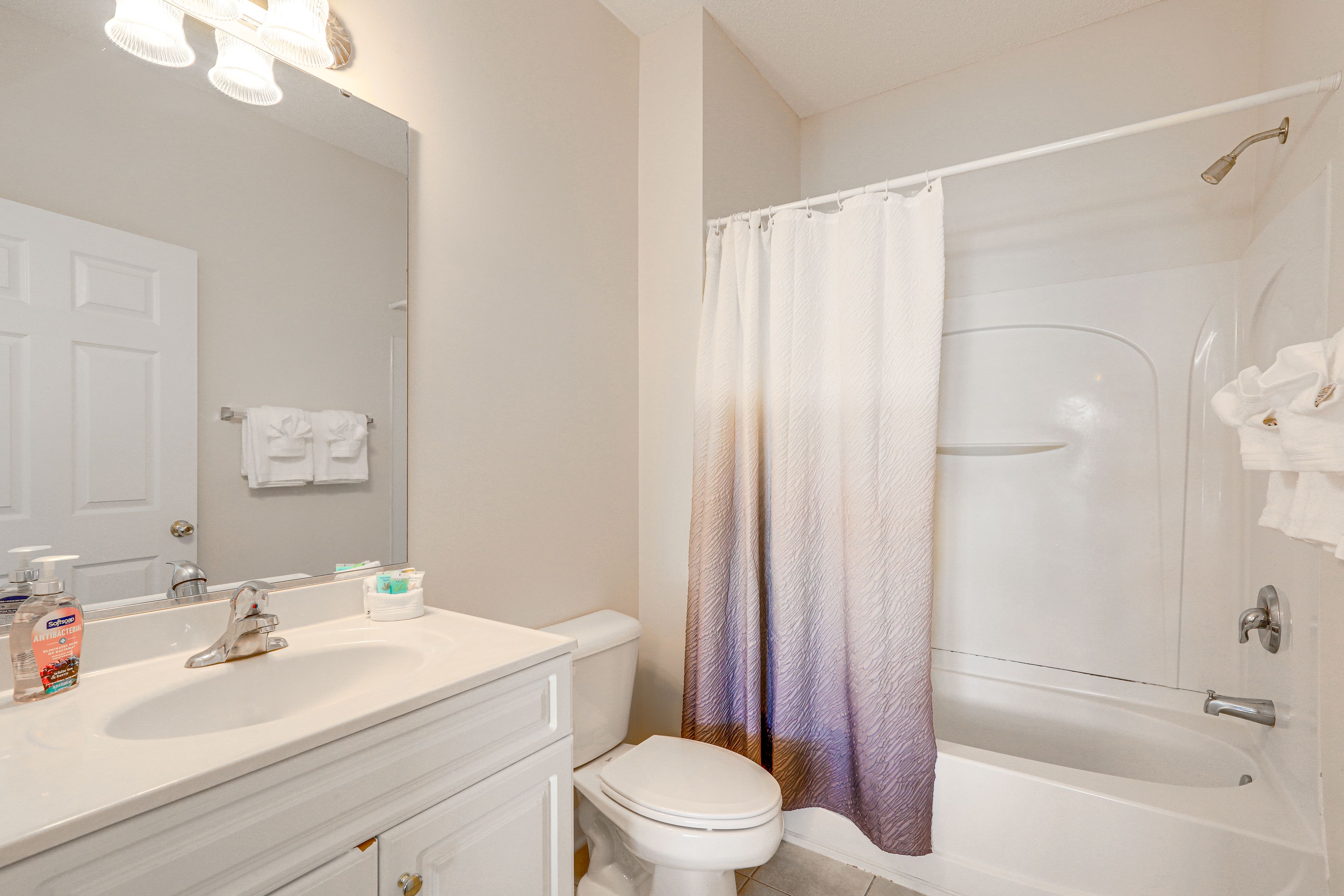 Full Bathroom | Bathtub/Shower Combo