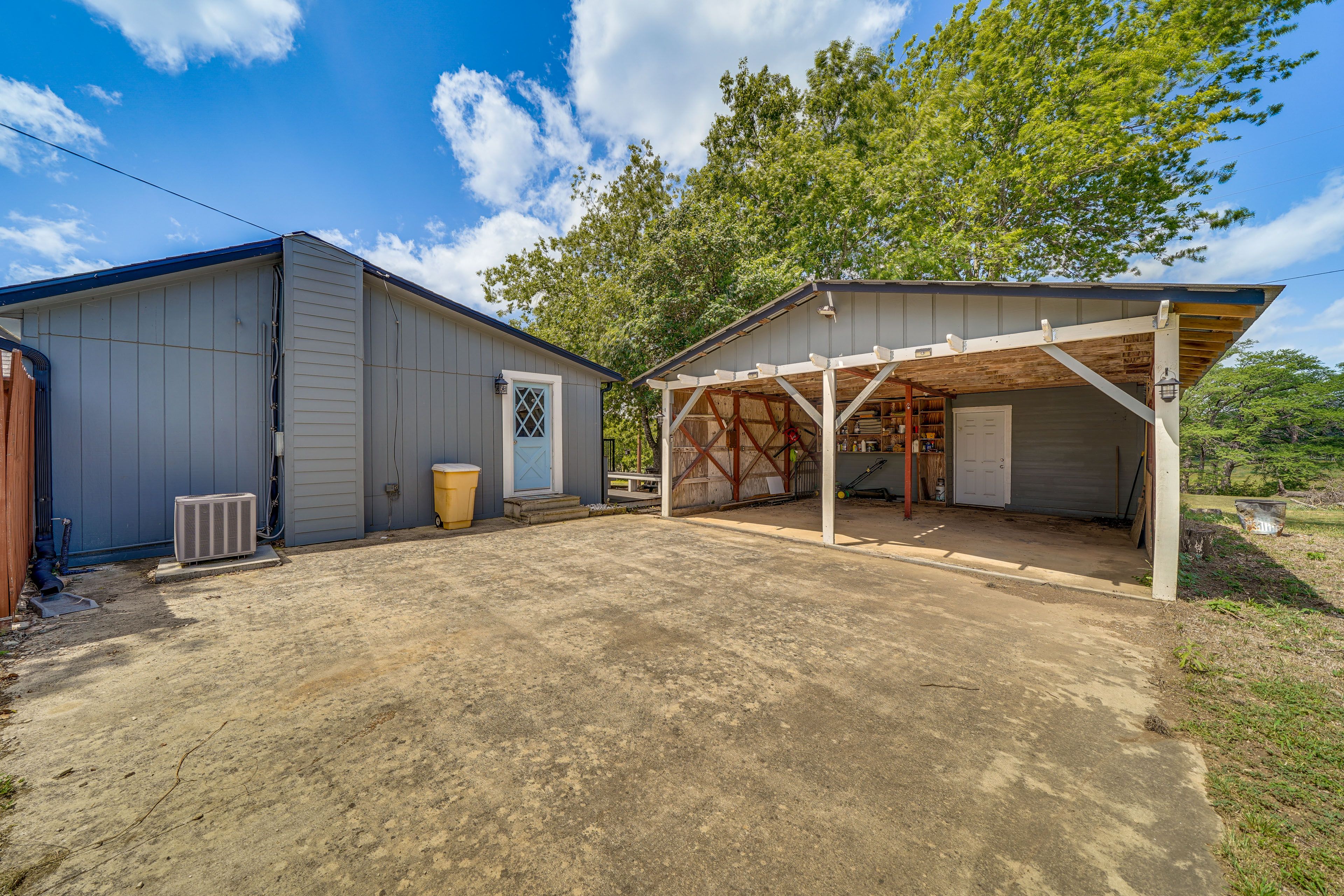 Parking | Carport (2 Vehicles) | Driveway (3 Vehicles)