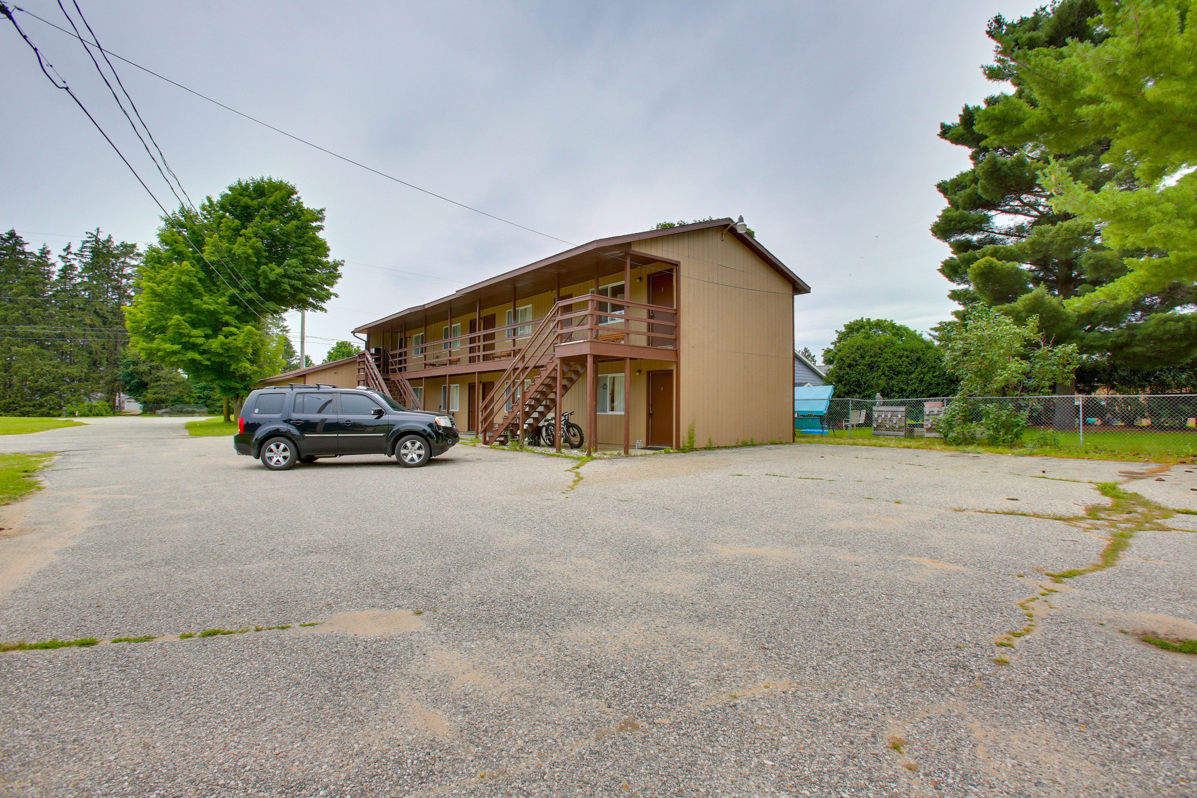 Parking | Community Lot (8 Vehicles) | Free Street Parking