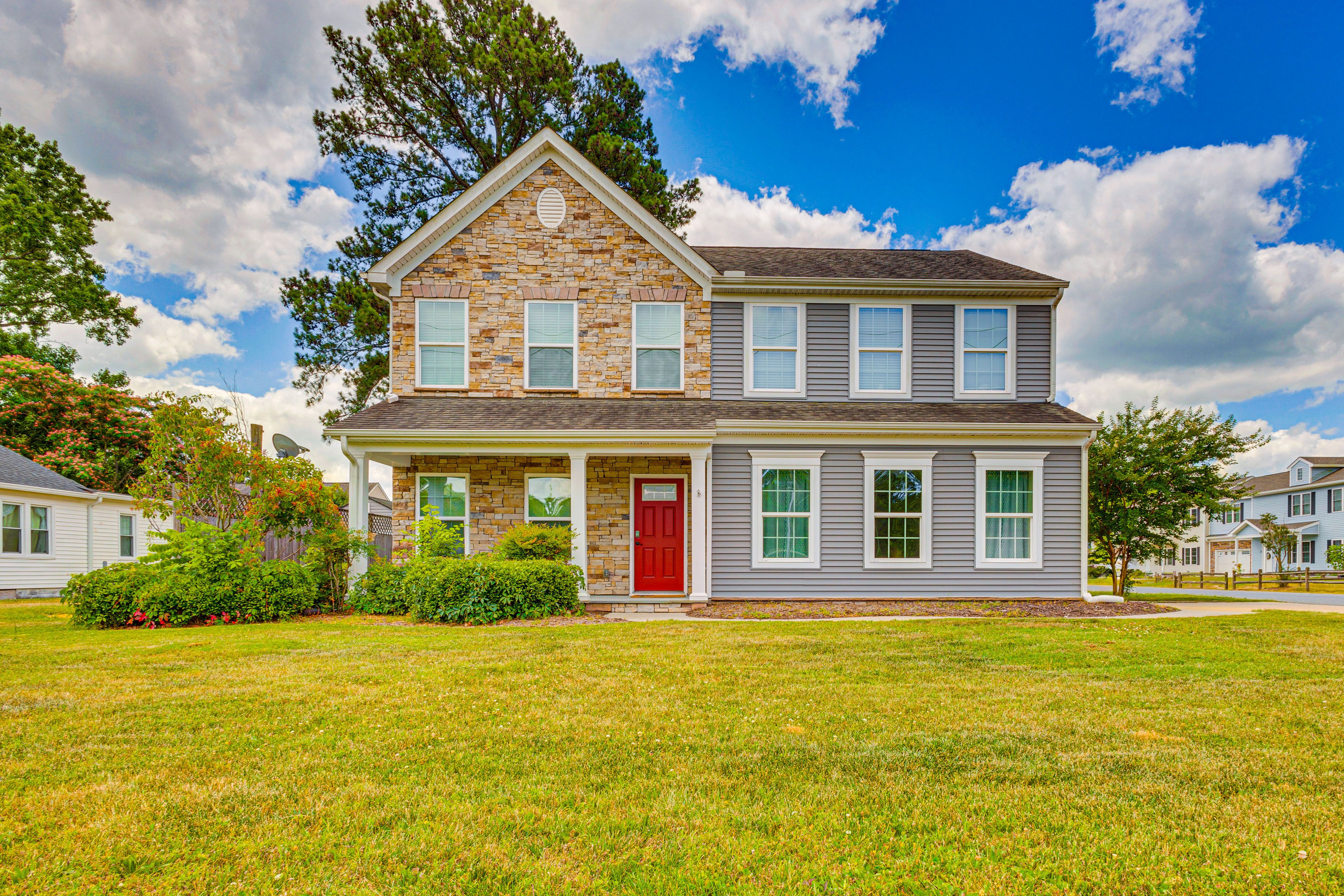 Chesapeake Vacation Rental | 4BR | 2.5BA | 2,400 Sq Ft | Stairs Required