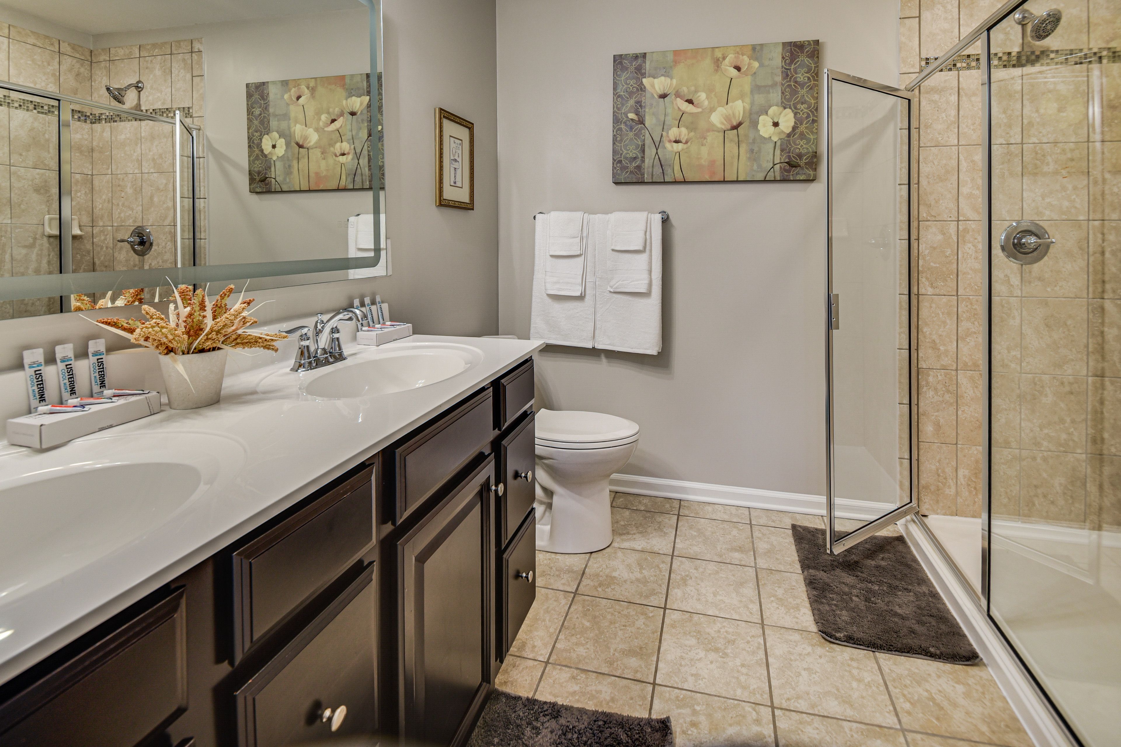 En-Suite Bathroom | Towels Provided | 2nd Floor