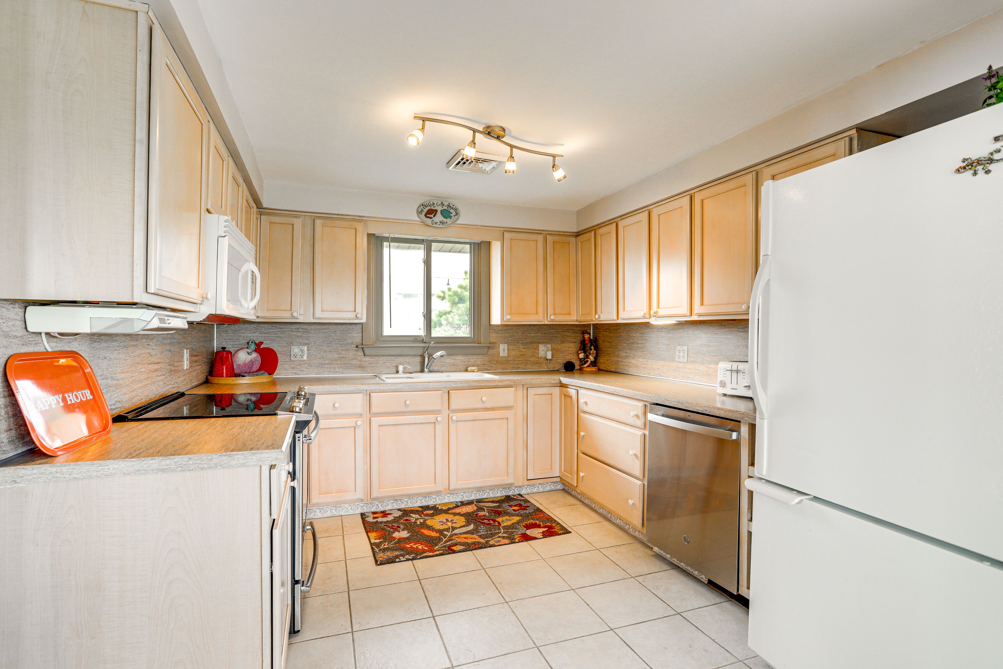 Kitchen | 1st Floor | Drip Coffee Maker | Toaster | Blender | Cooking Basics