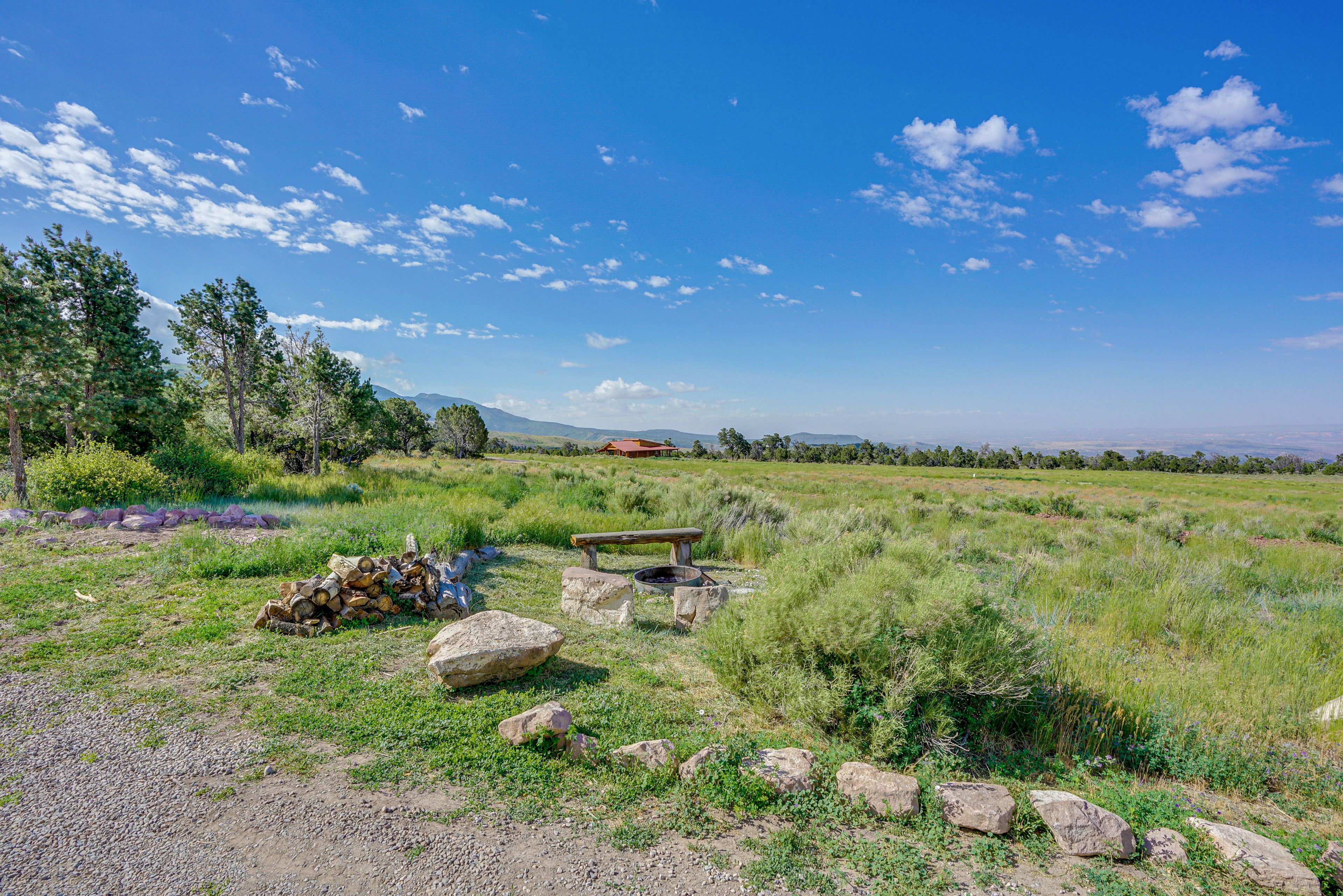 Fire Pit Area | Mountain Views
