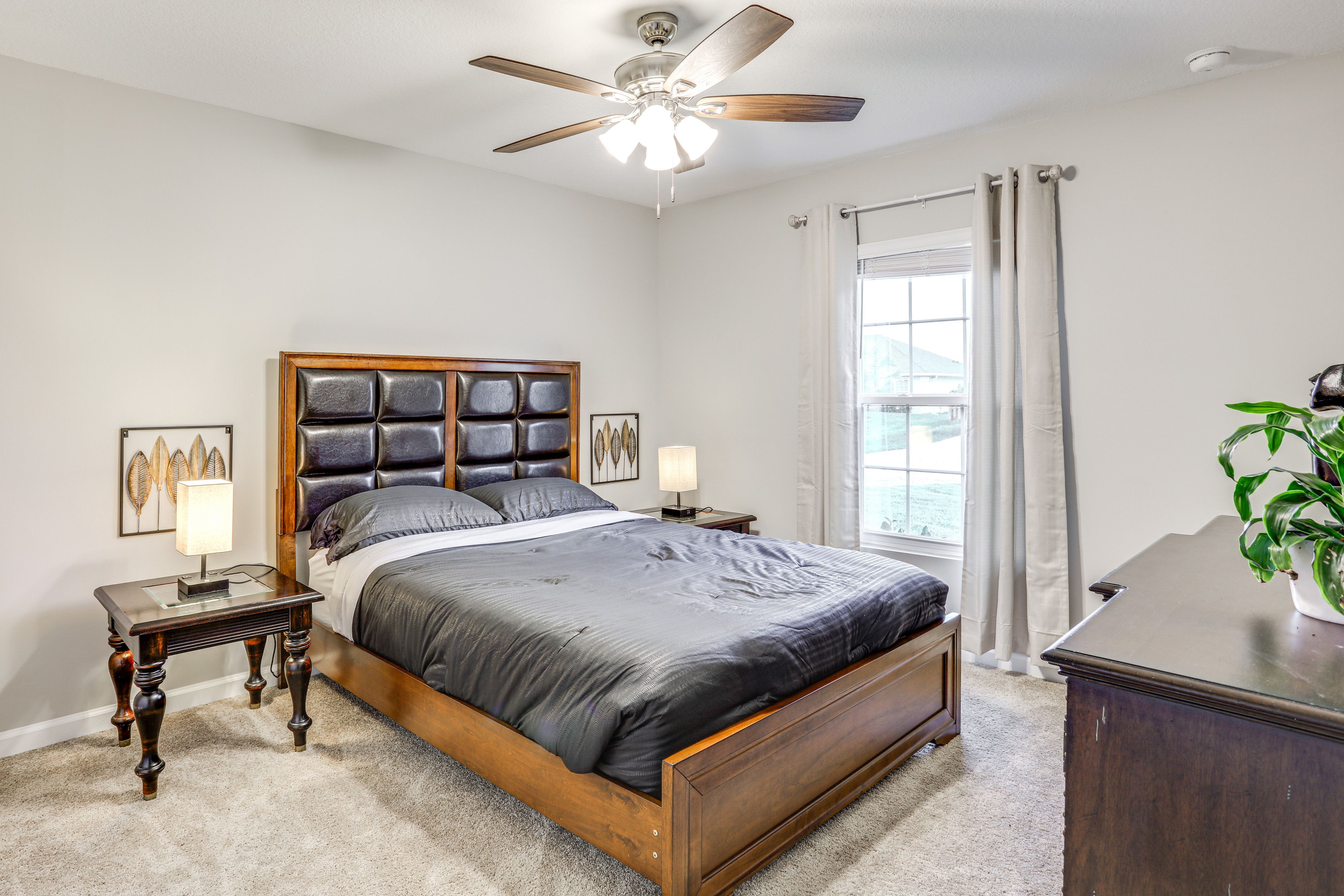 Bedroom 3 | Queen Bed
