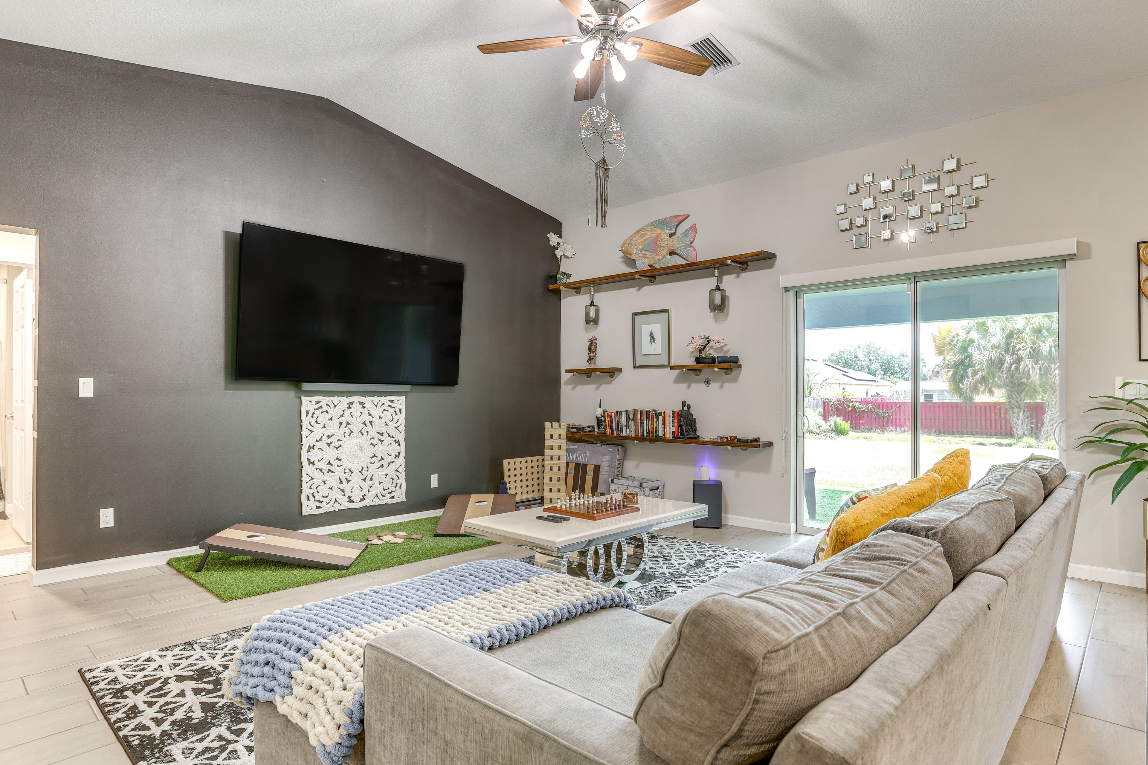 Living Room | Free WiFi | Games