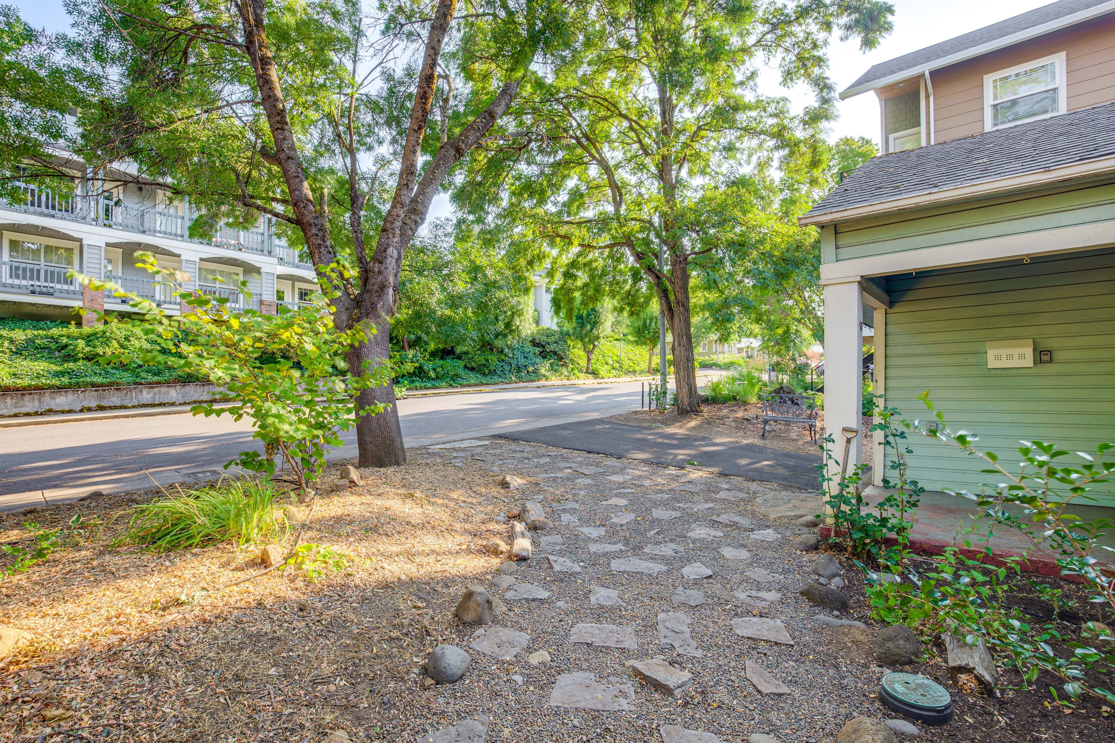 Parking | Driveway (1 Vehicle)