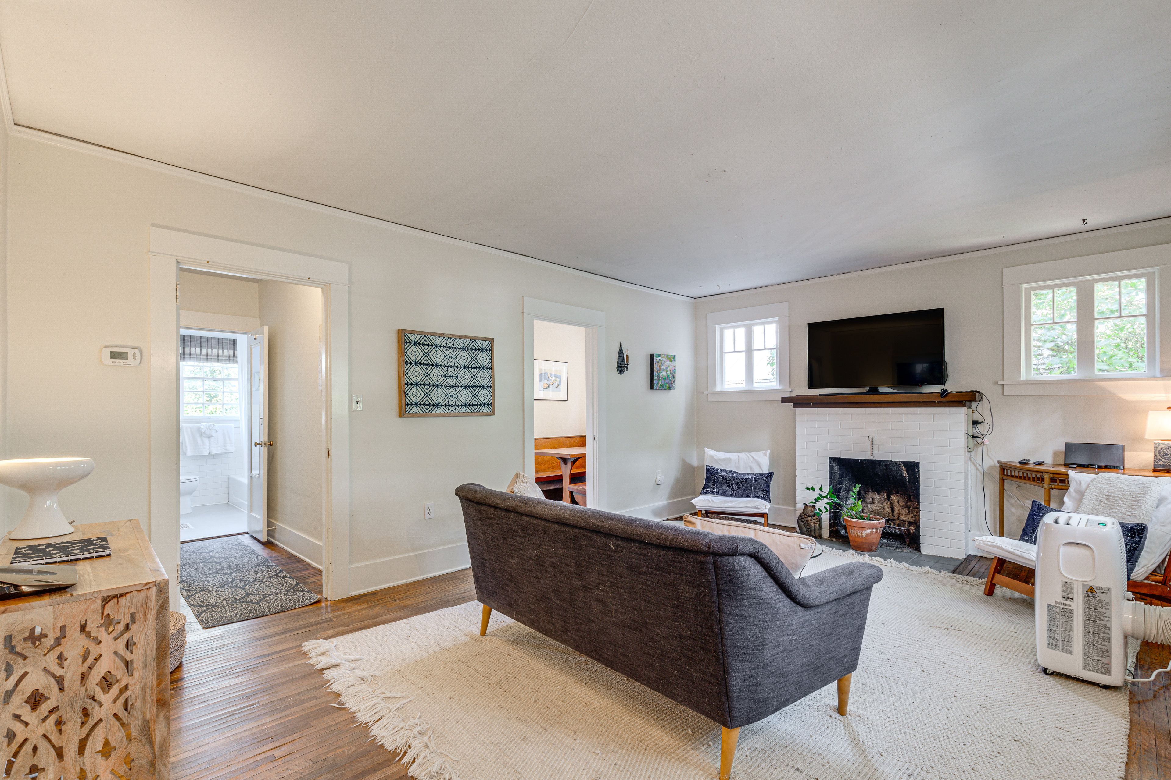 Living Room | Free WiFi
