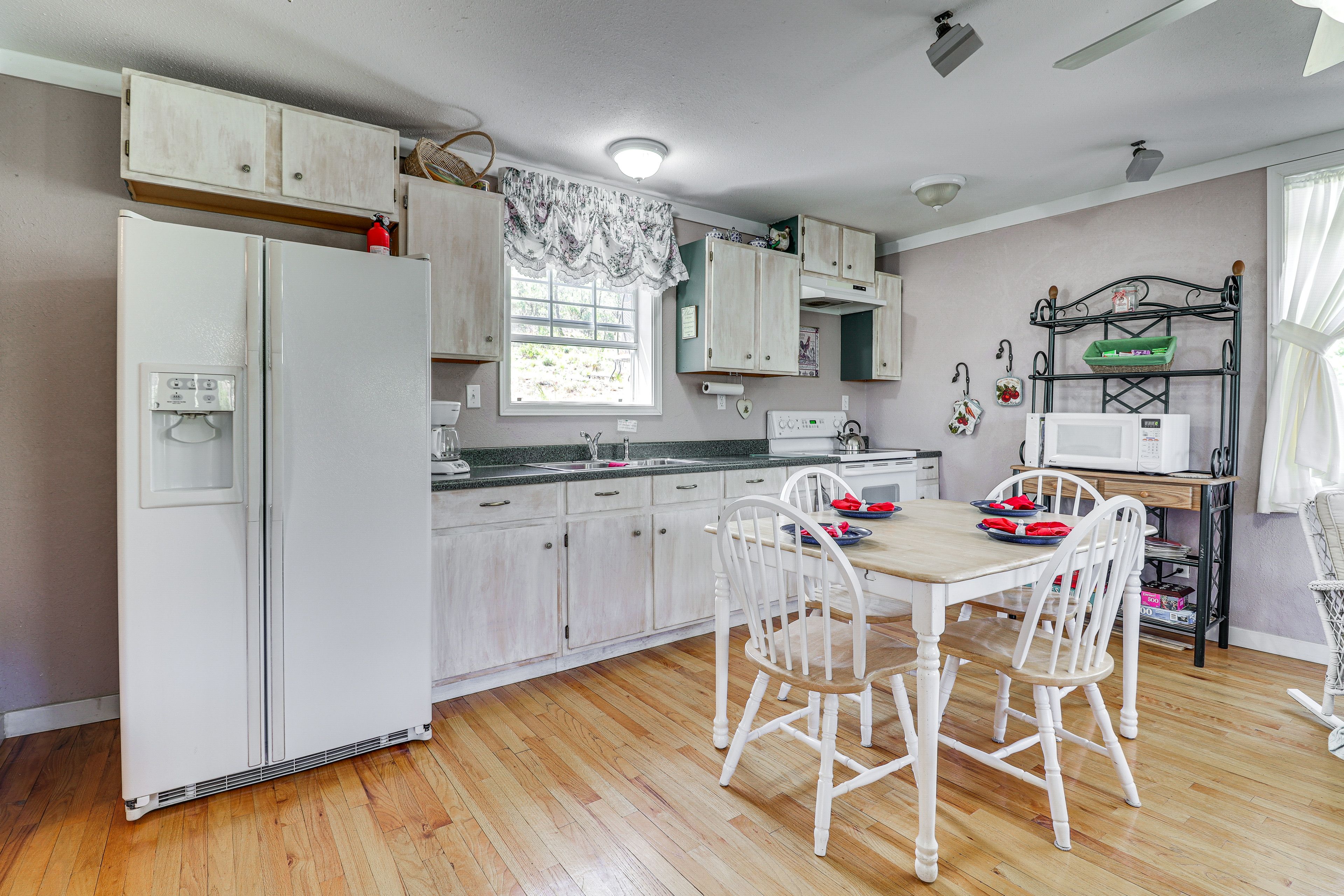 Kitchen | Drip Coffee Maker | Blender | Toaster | Spices