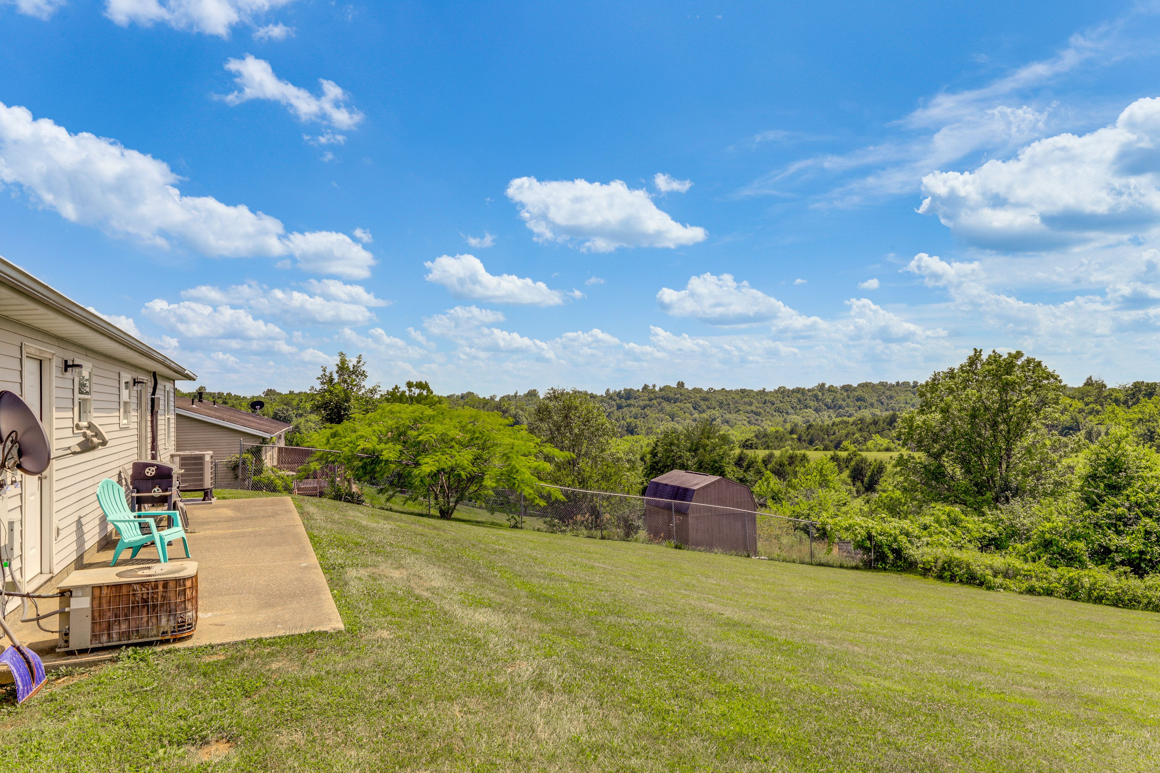 Backyard | Private Patio | 6 Mi to the Ark Encounter
