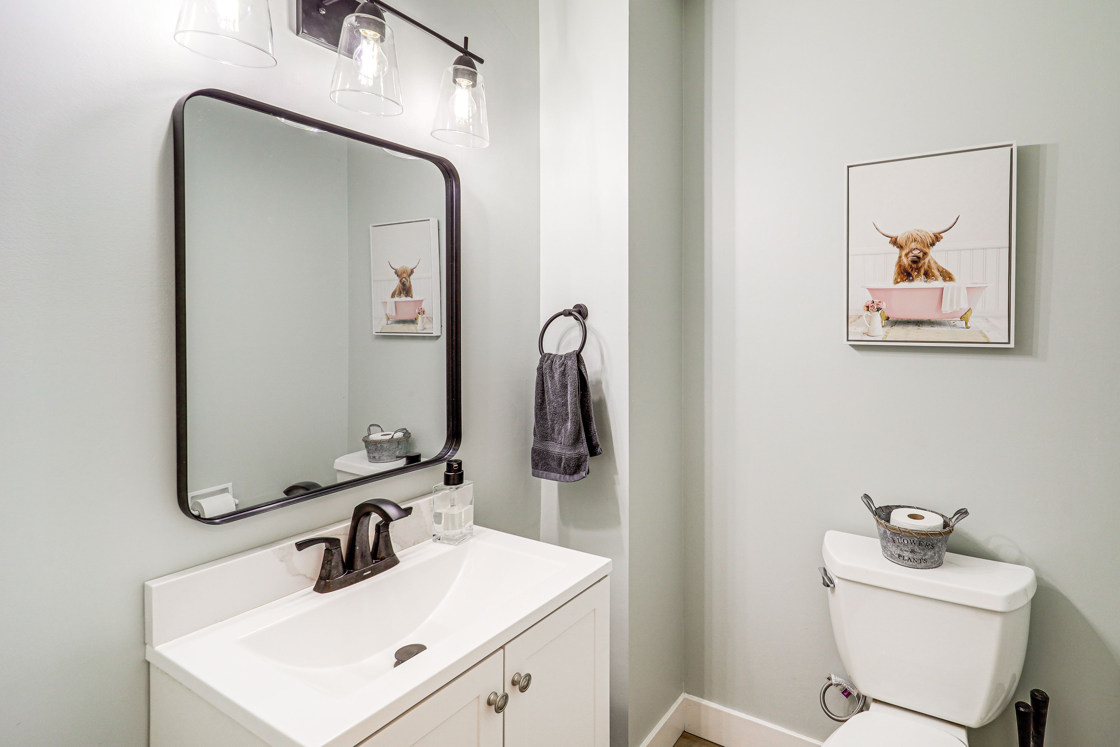 Half Bathroom | 1st Floor