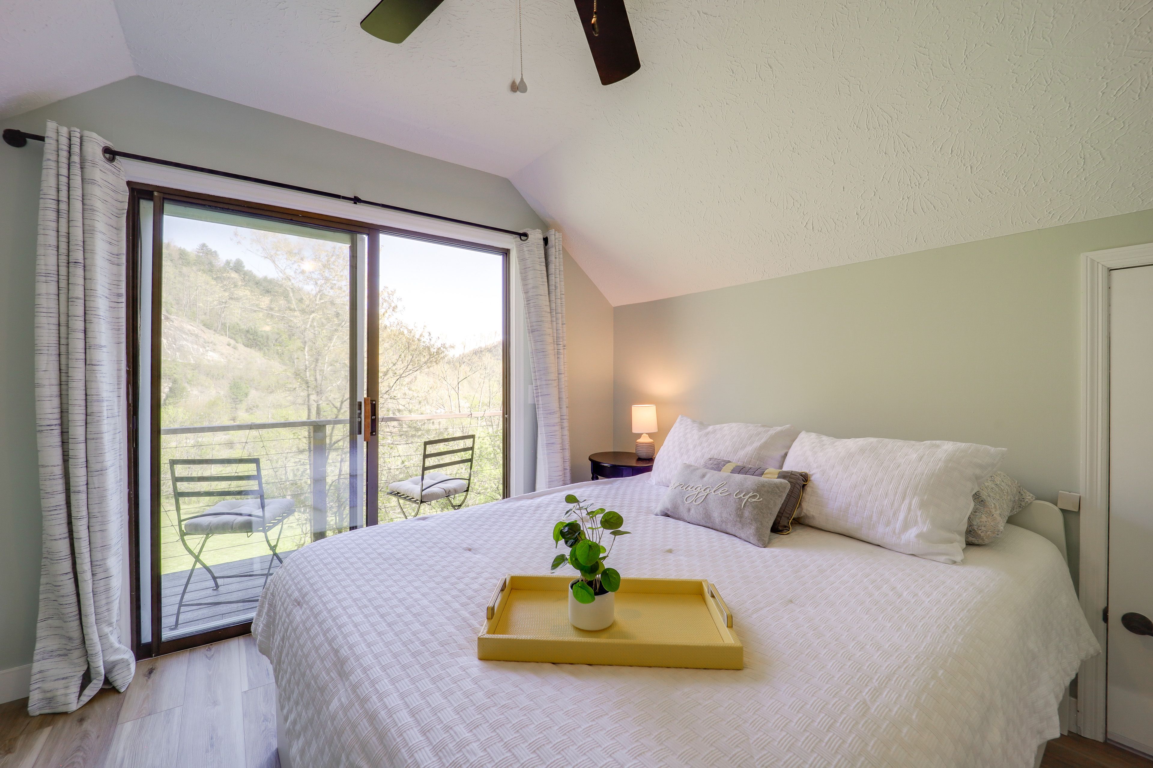 Bedroom 2 | Queen Bed | 2nd Floor