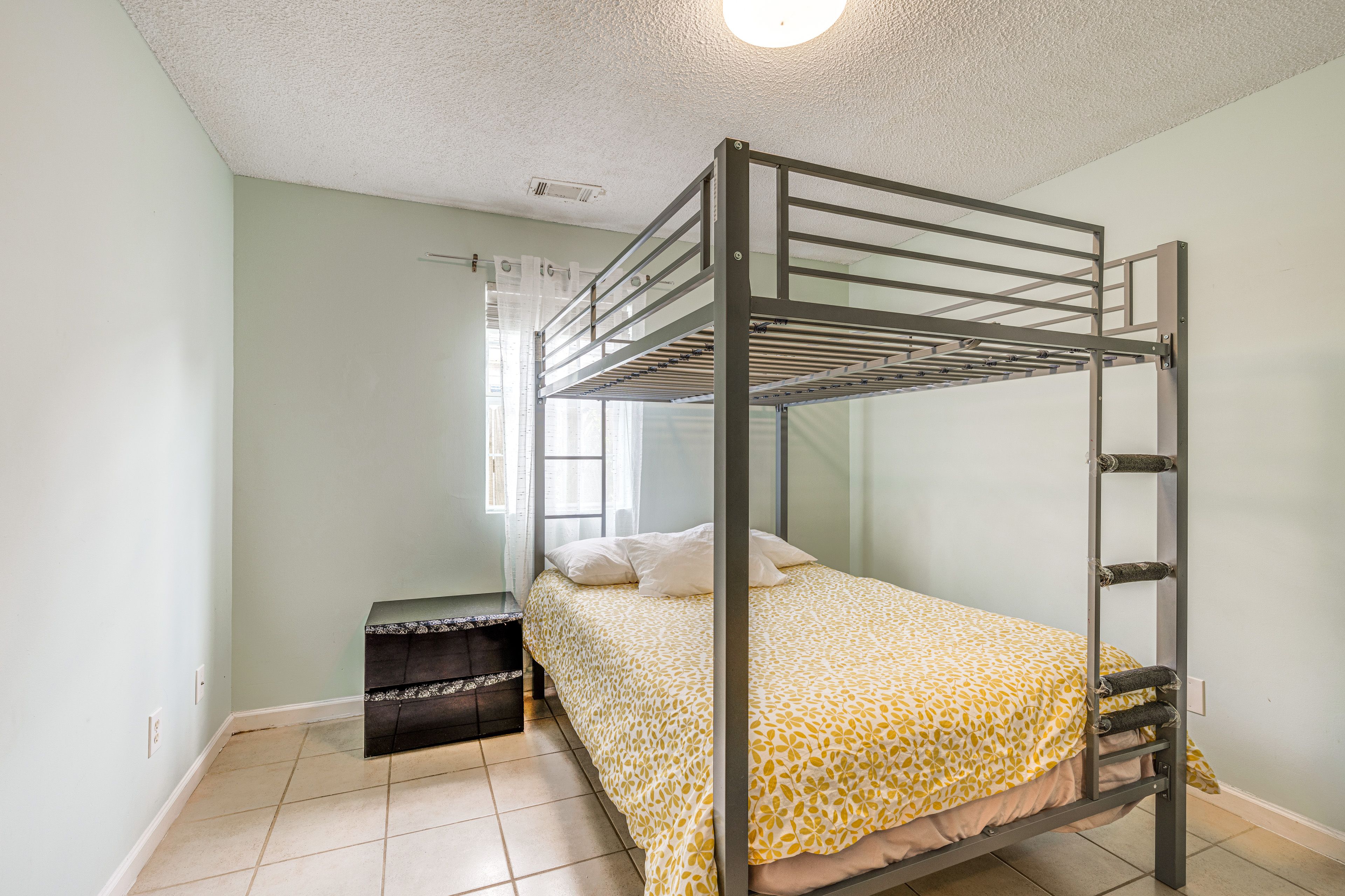 Bedroom 2 | Full Bed