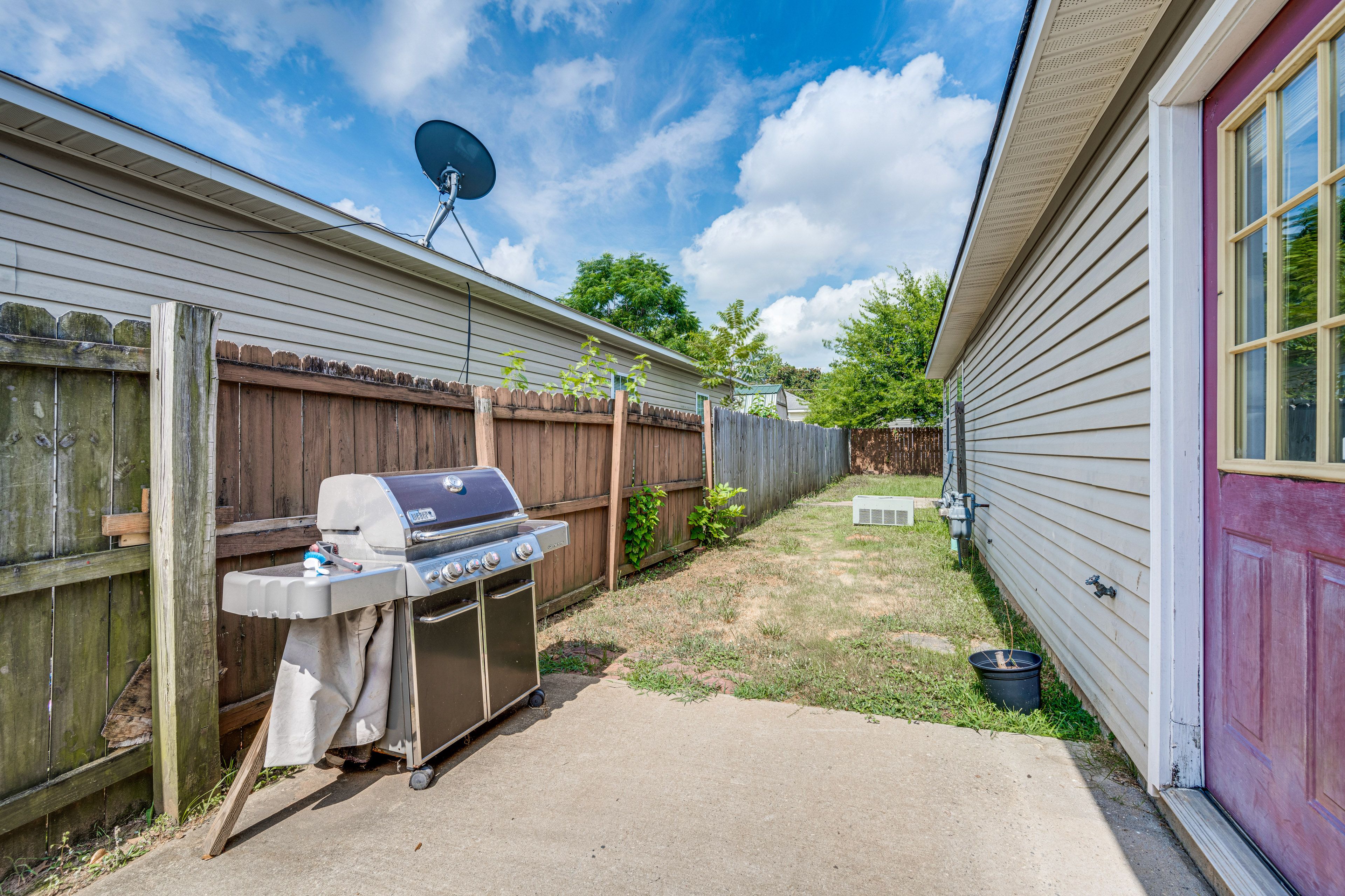 Fenced Yard | Gas Grill | Outdoor Dining