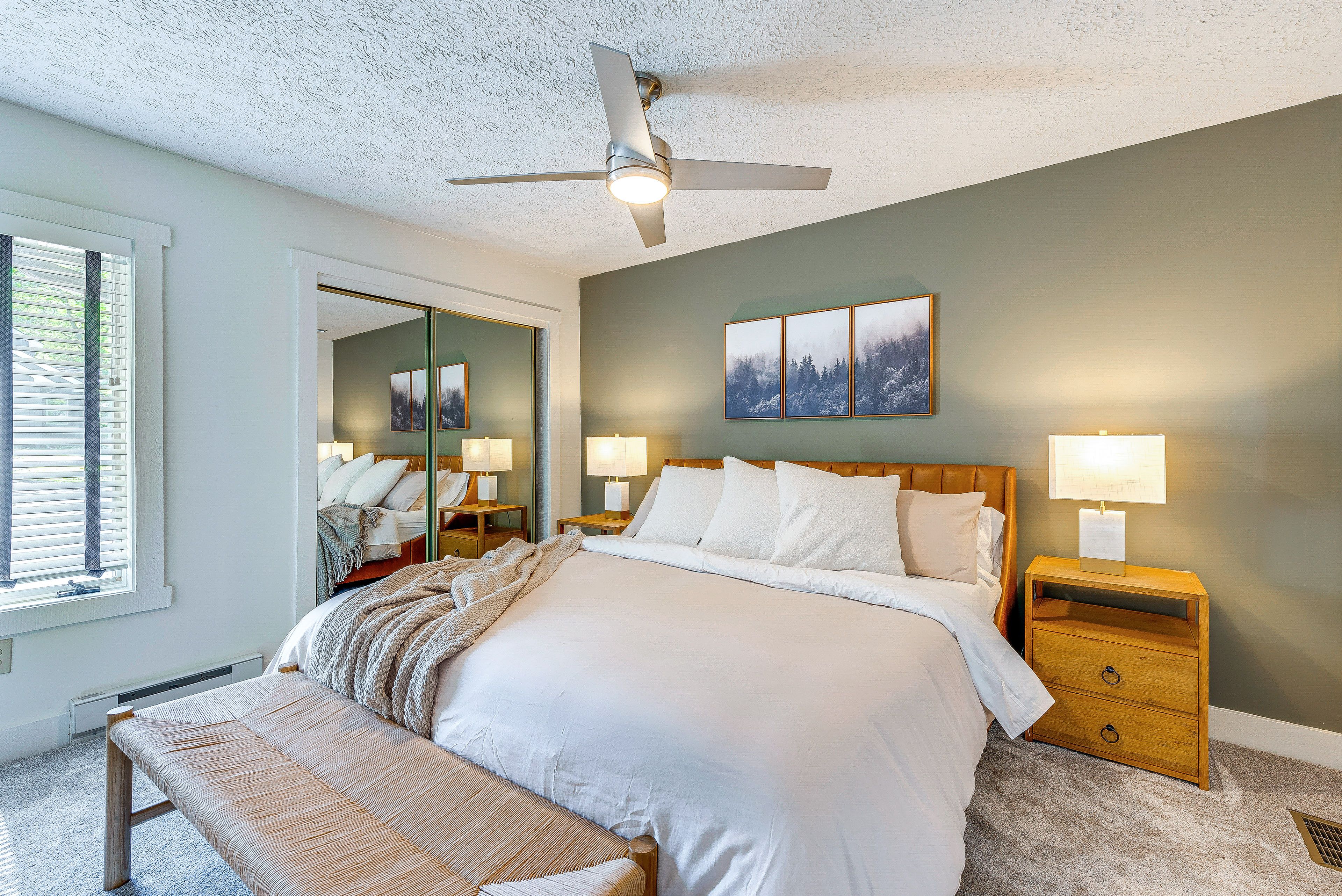 Bedroom | 1st Floor | King Bed | Linens Provided