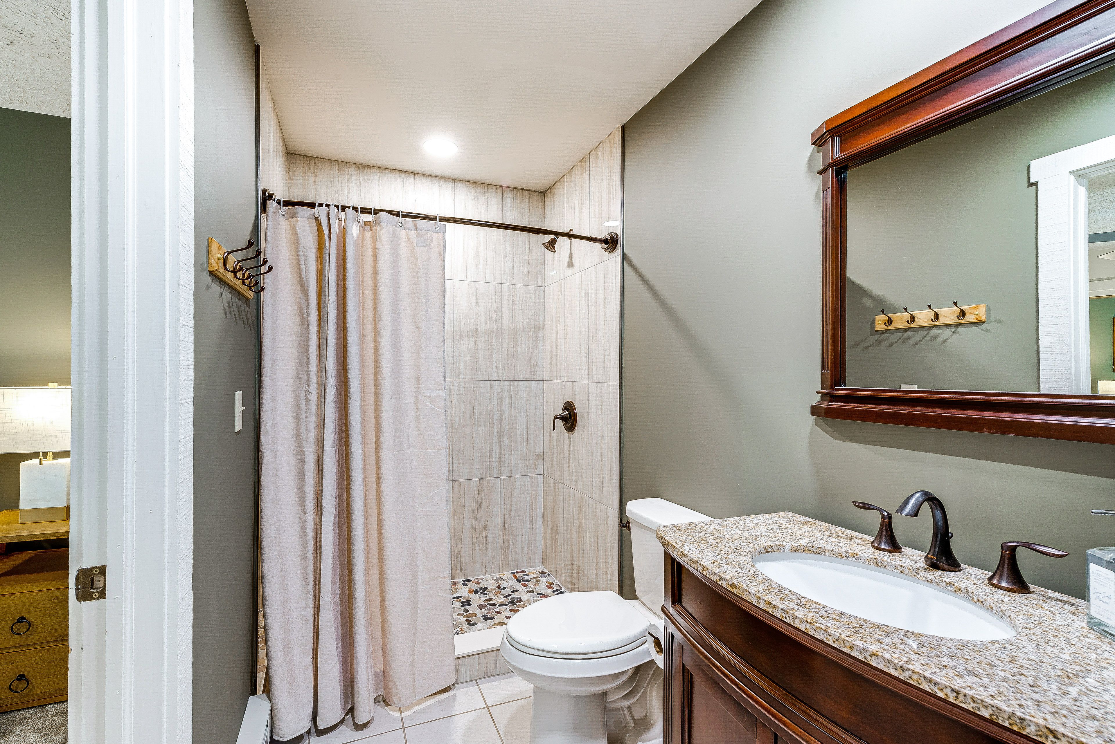 En-Suite Bathroom | 1st Floor | Towels Provided