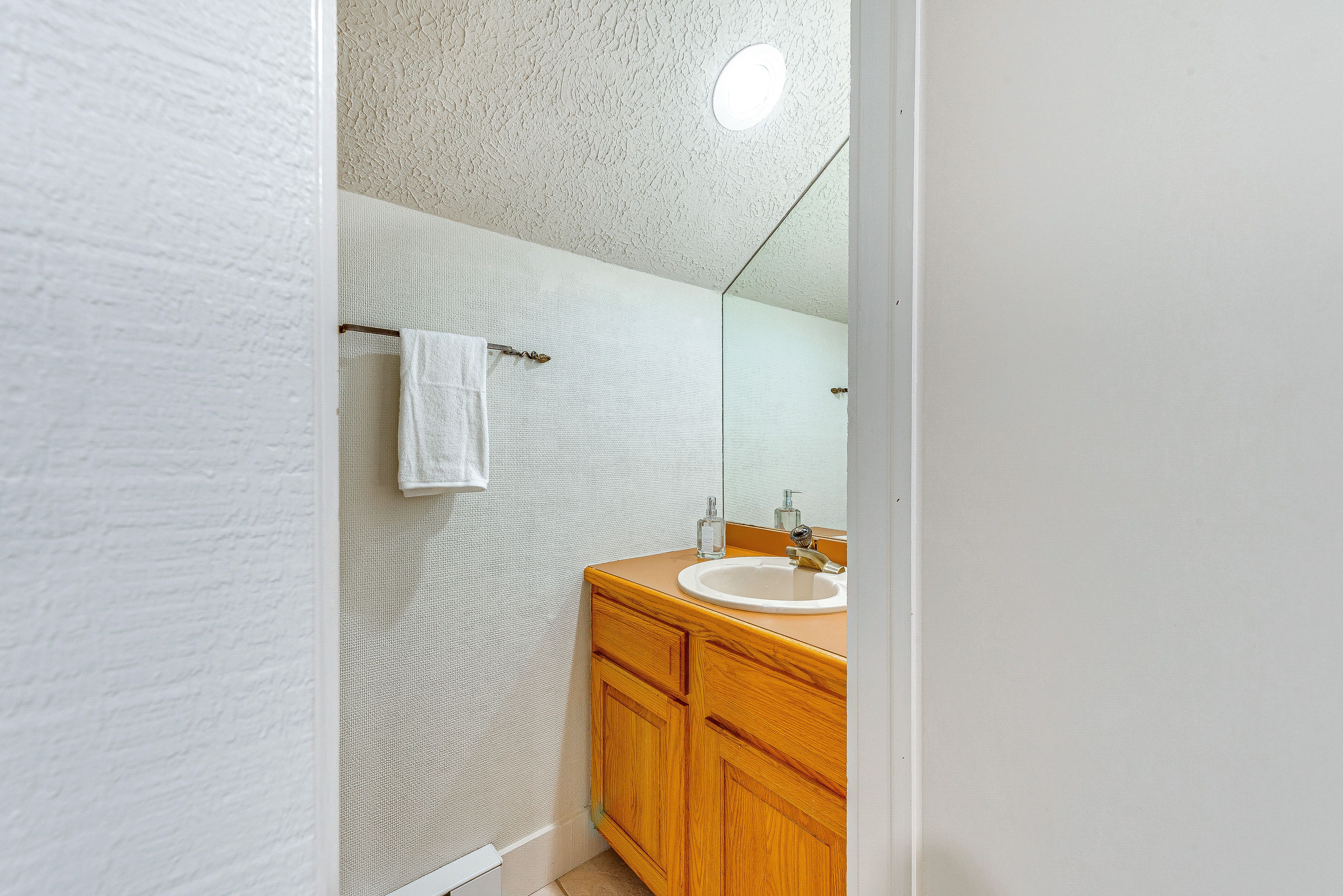 Half Bathroom | 2nd Floor