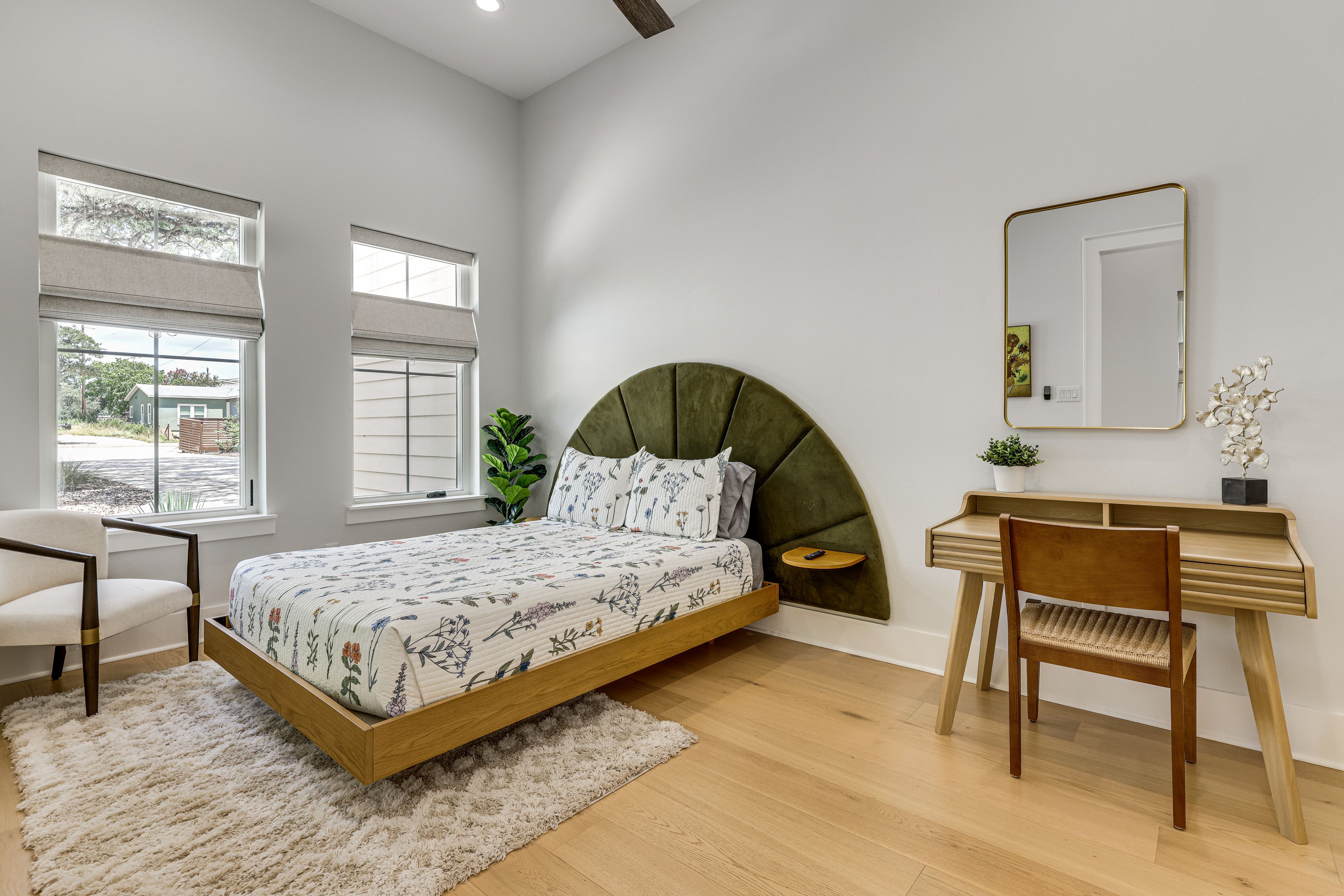 Bedroom 4 | Queen Bed | 1st Floor