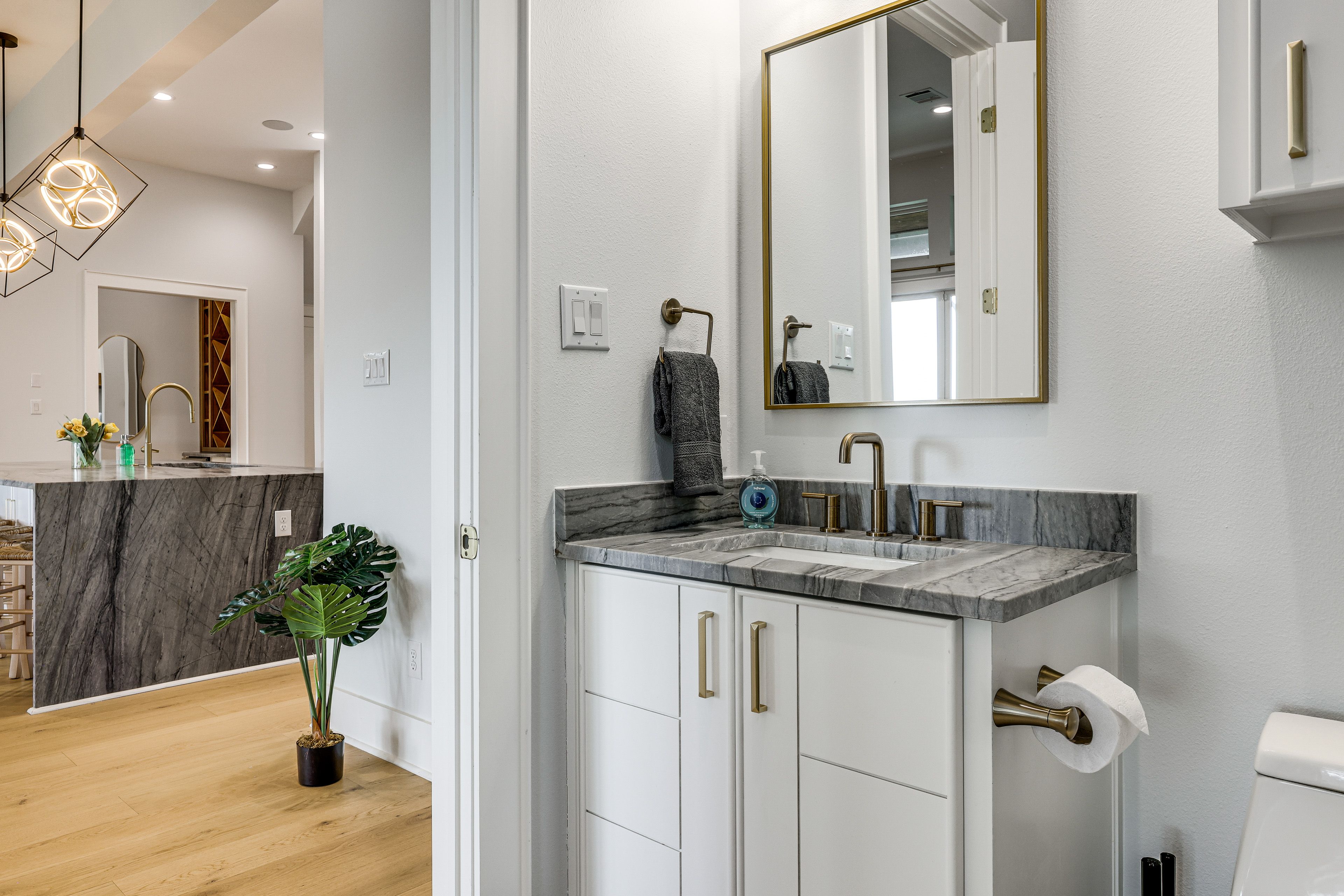 Half Bathroom | 1st Floor