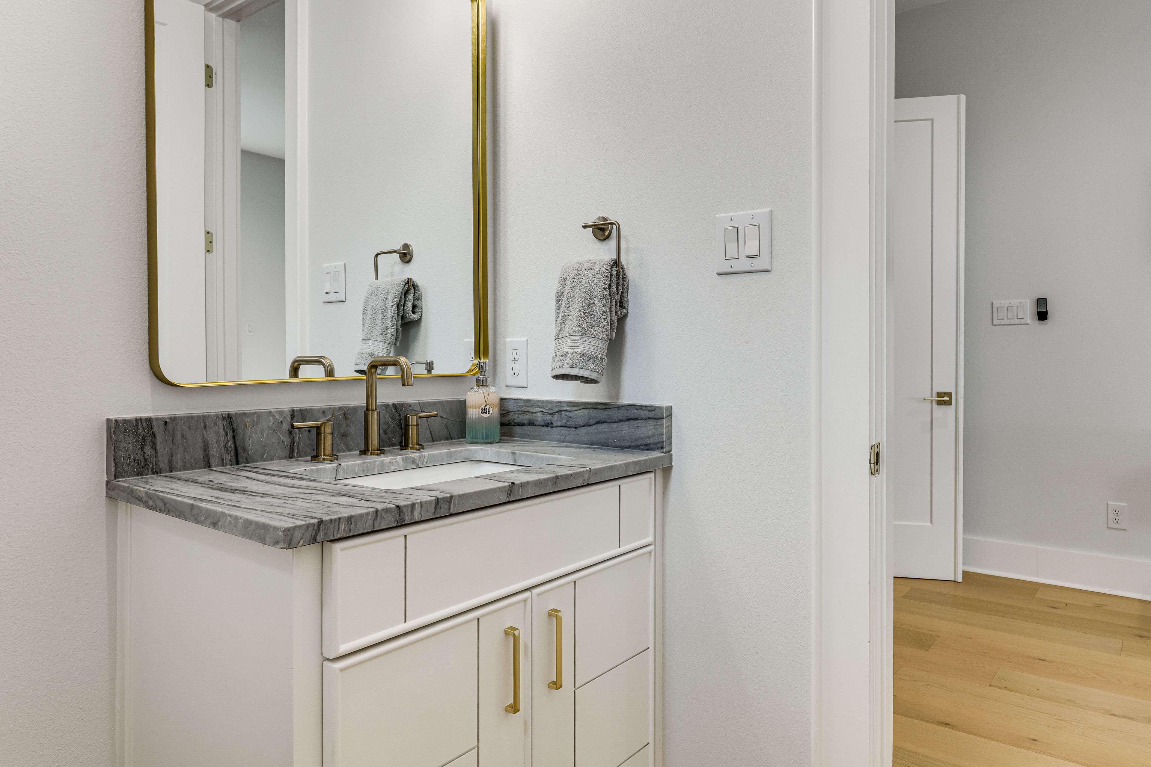 Half Bathroom | 2nd Floor