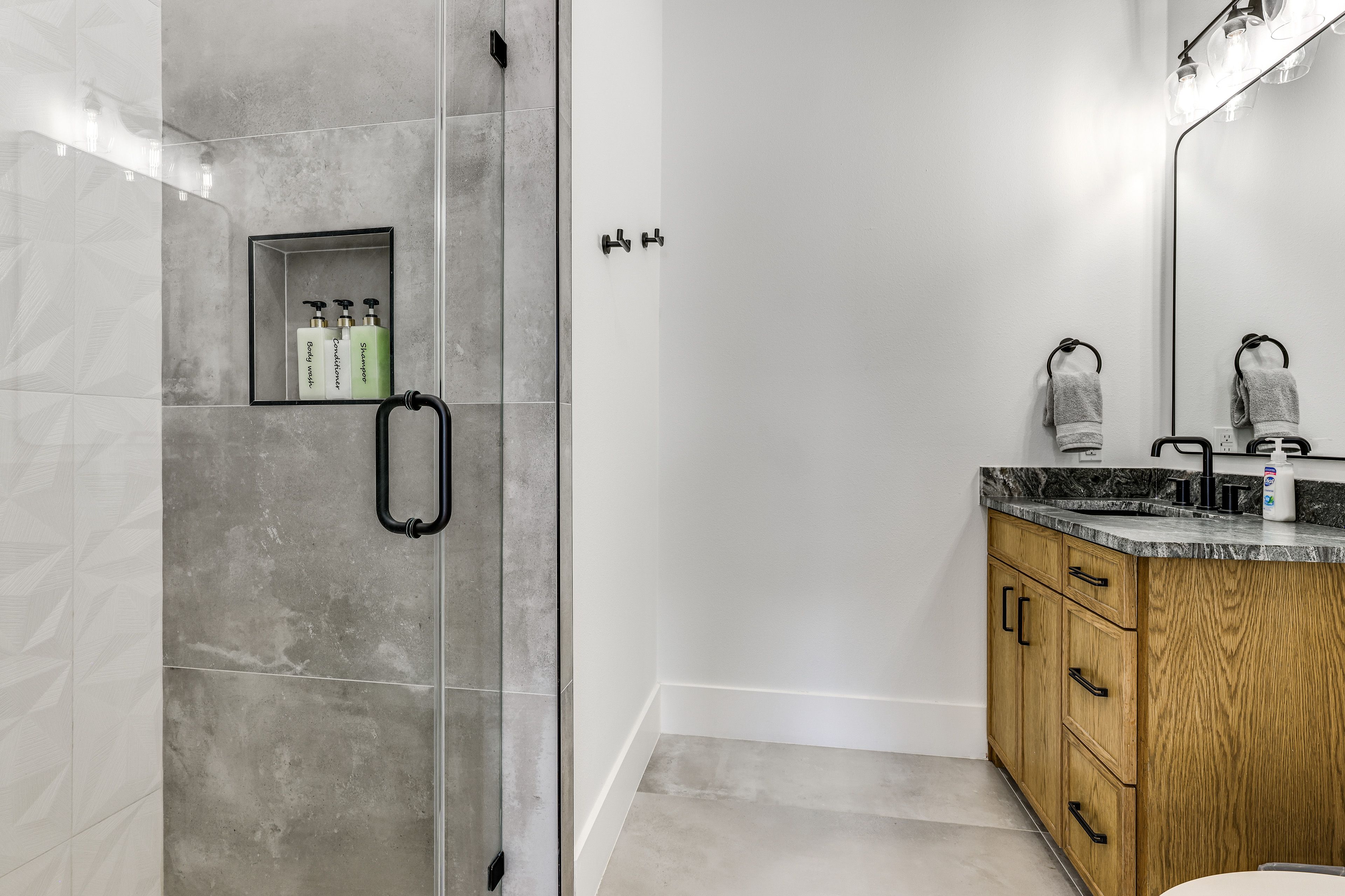 En-Suite Bathroom | 1st Floor