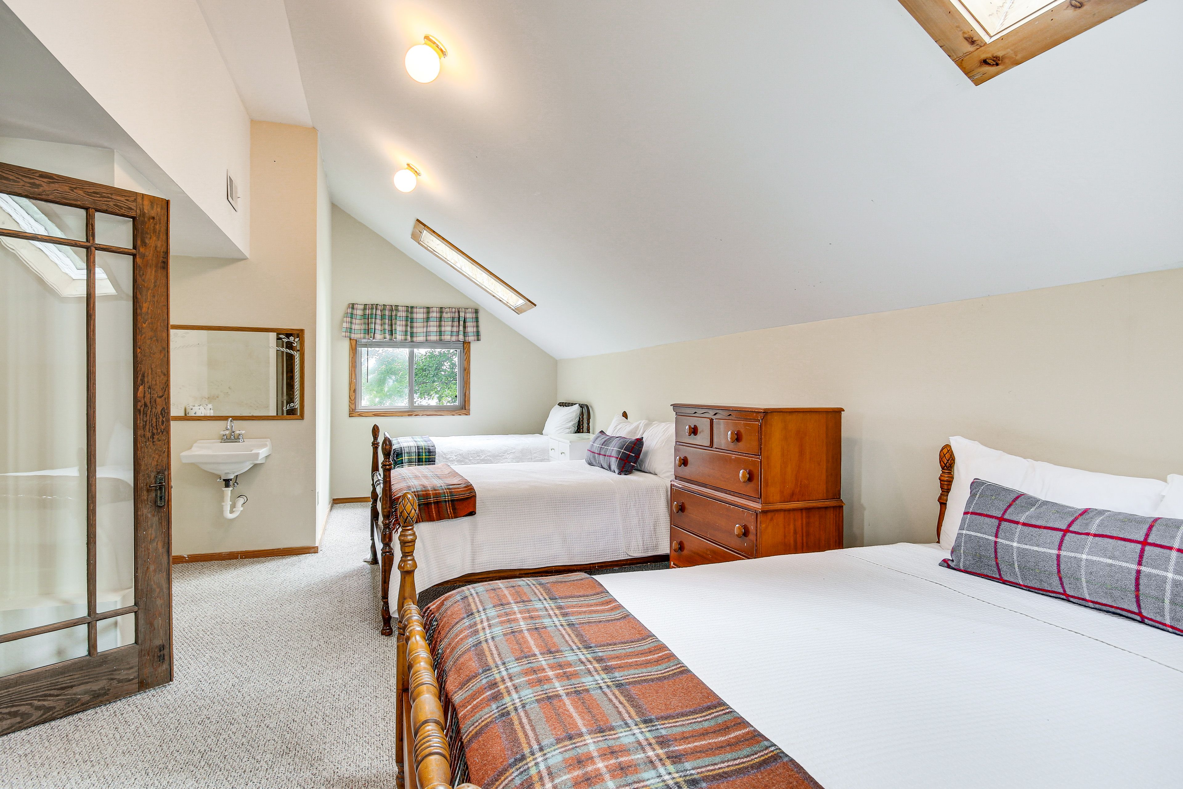 Bedroom 3 | 2 Full Beds | Twin Bed | 3rd Floor