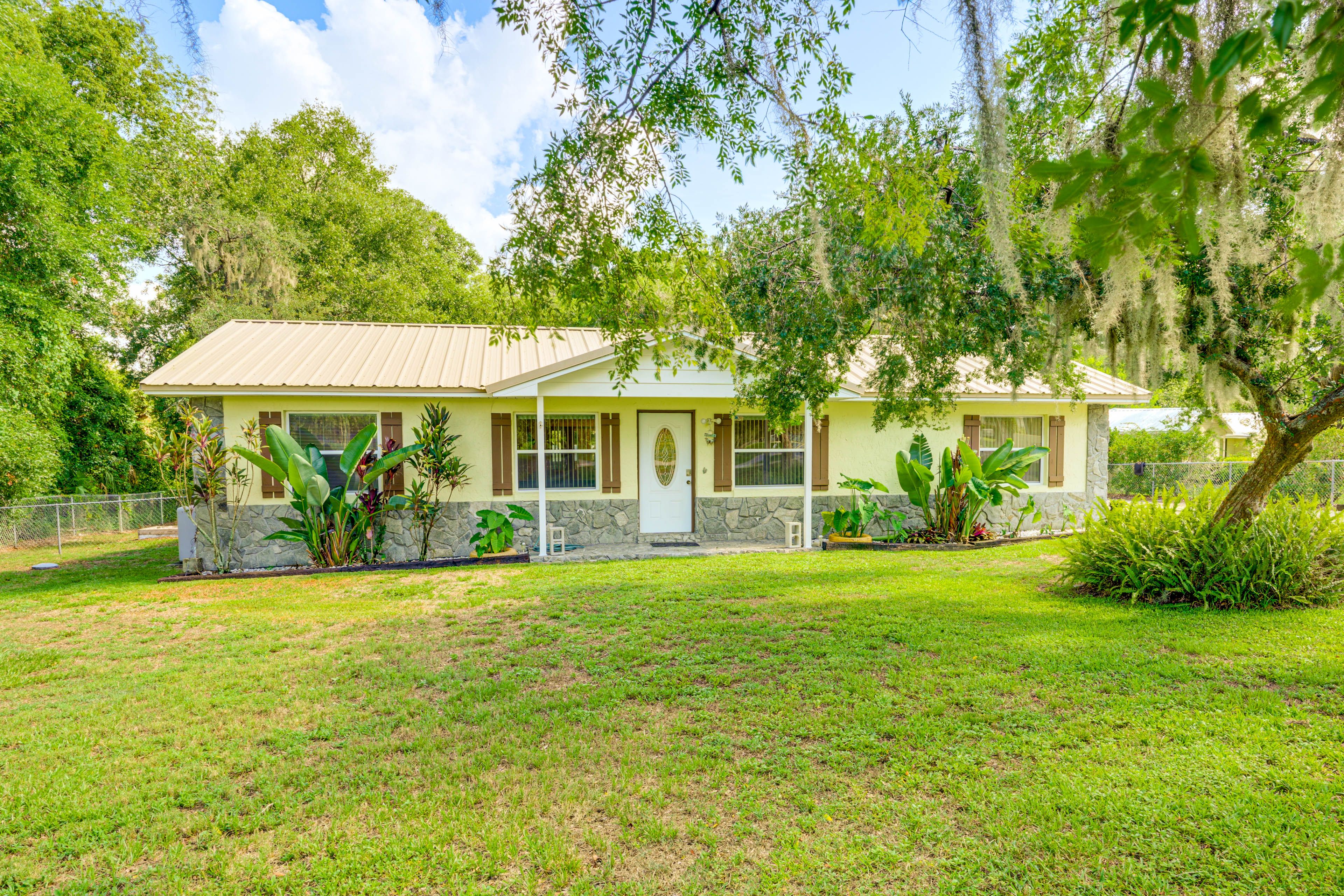 Bartow Vacation Rental | 3BR | 2BA | 2 Steps Required | 1,200 Sq Ft