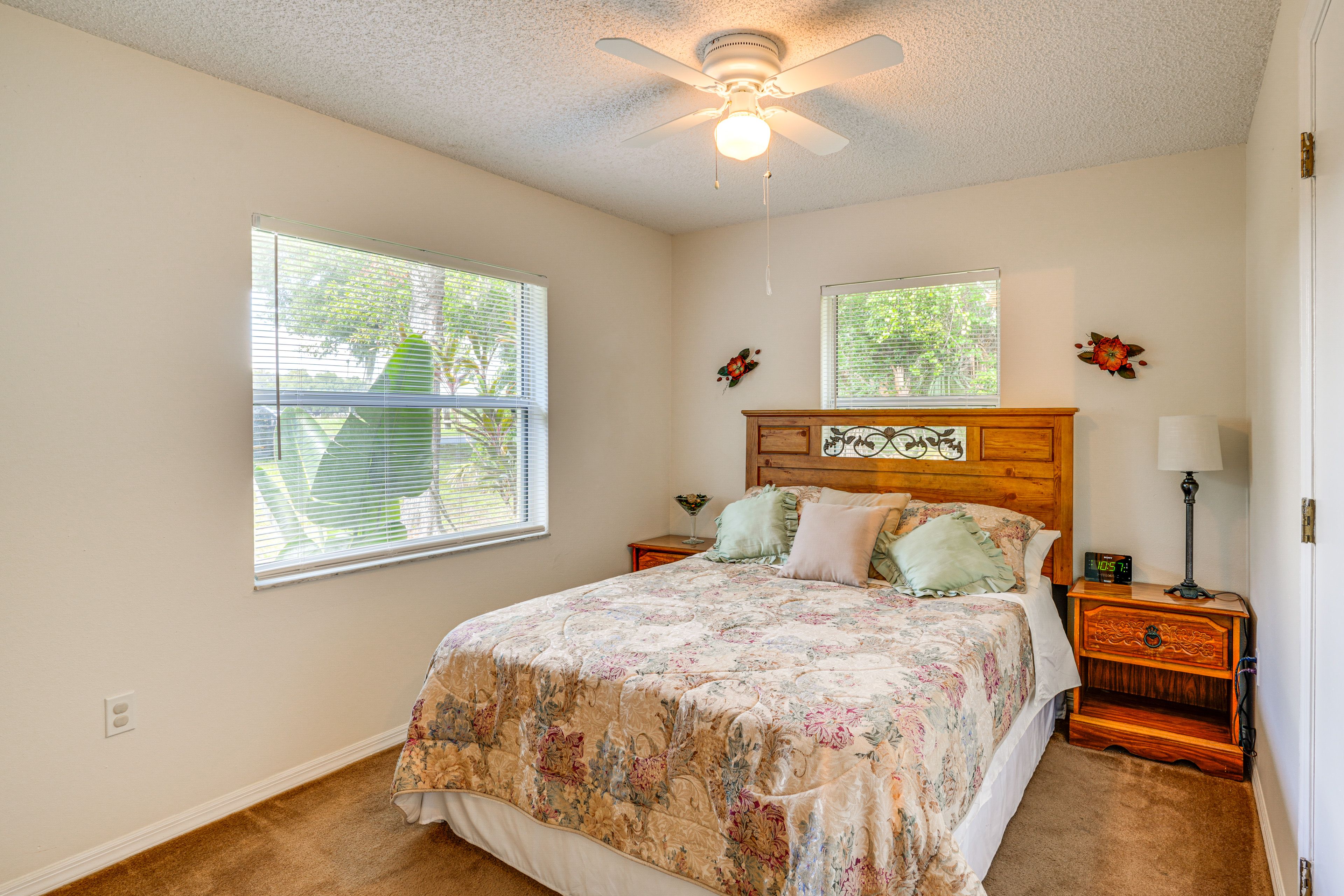 Bedroom 2 | Queen Bed