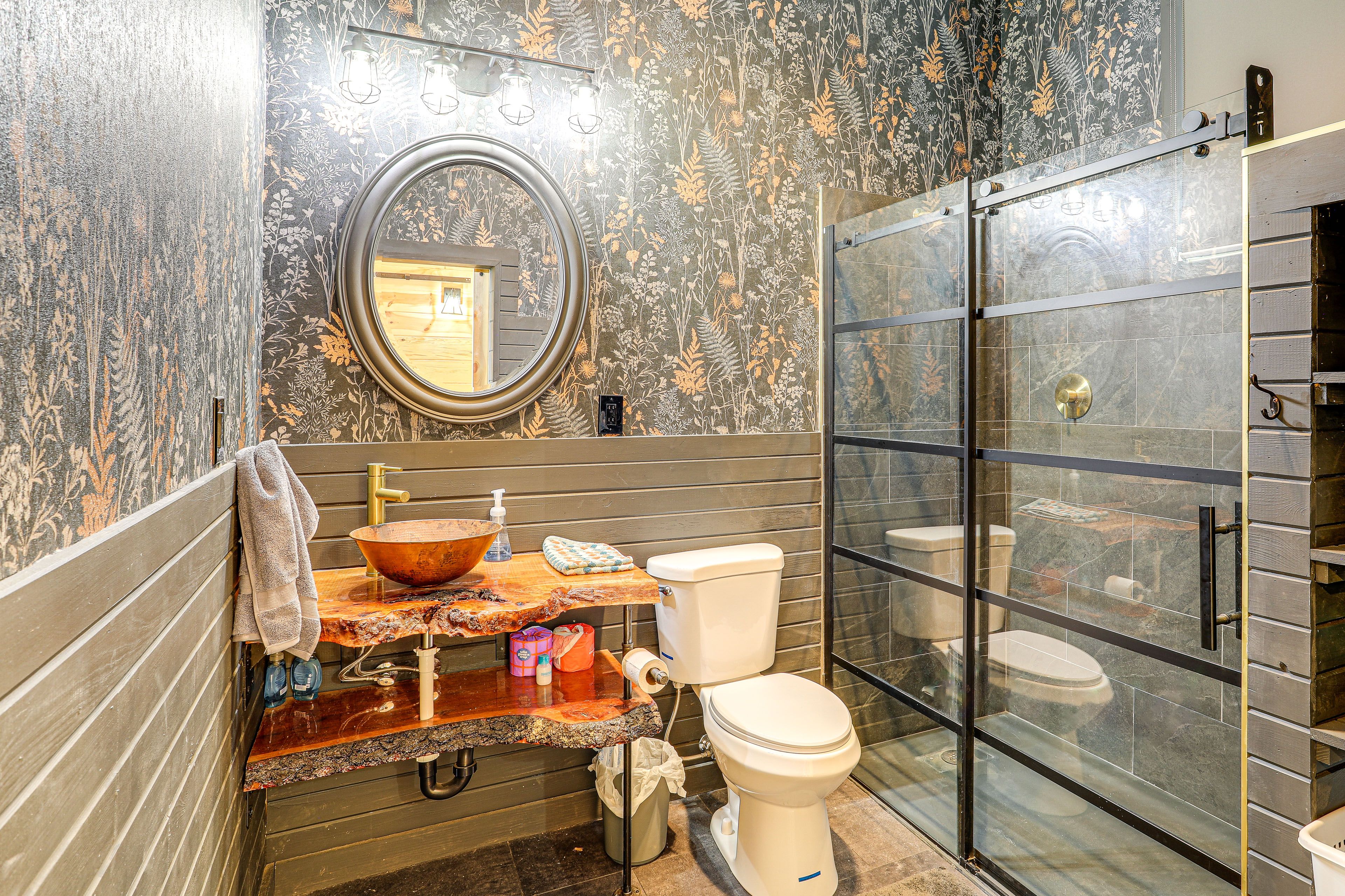 Full Bathroom | Main Level