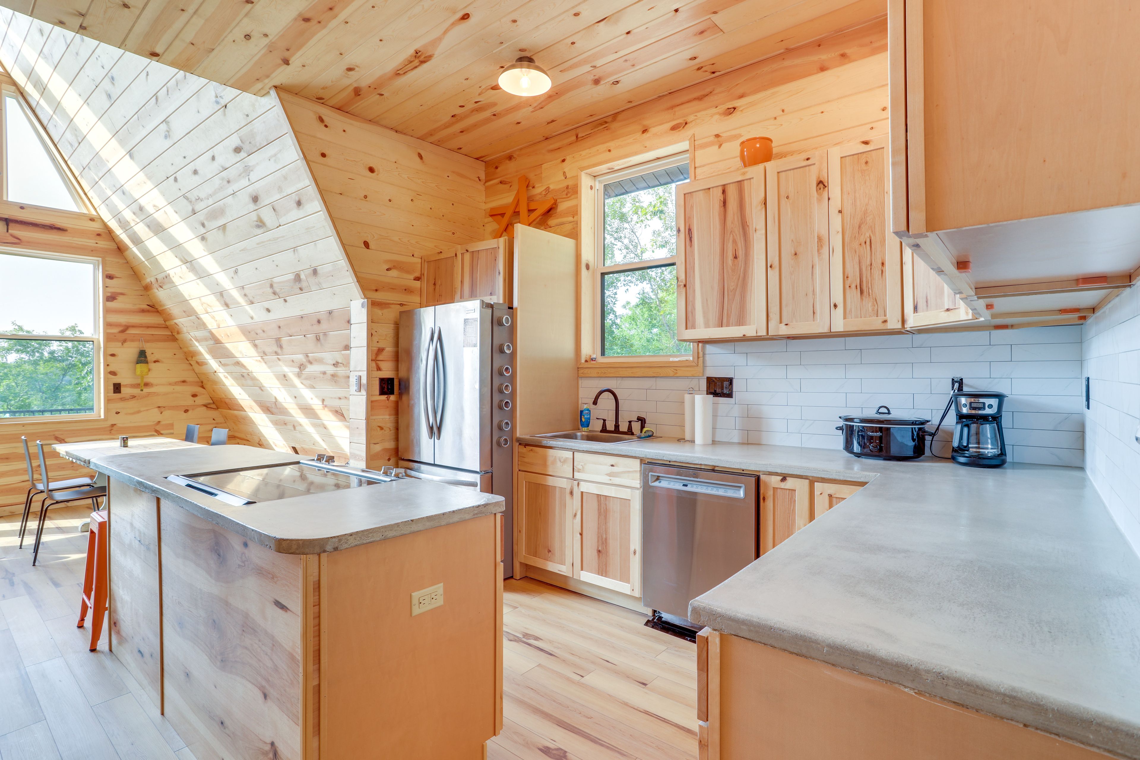 Kitchen | Cooking Basics | Dishwasher | Drip Coffee Maker | Main Level