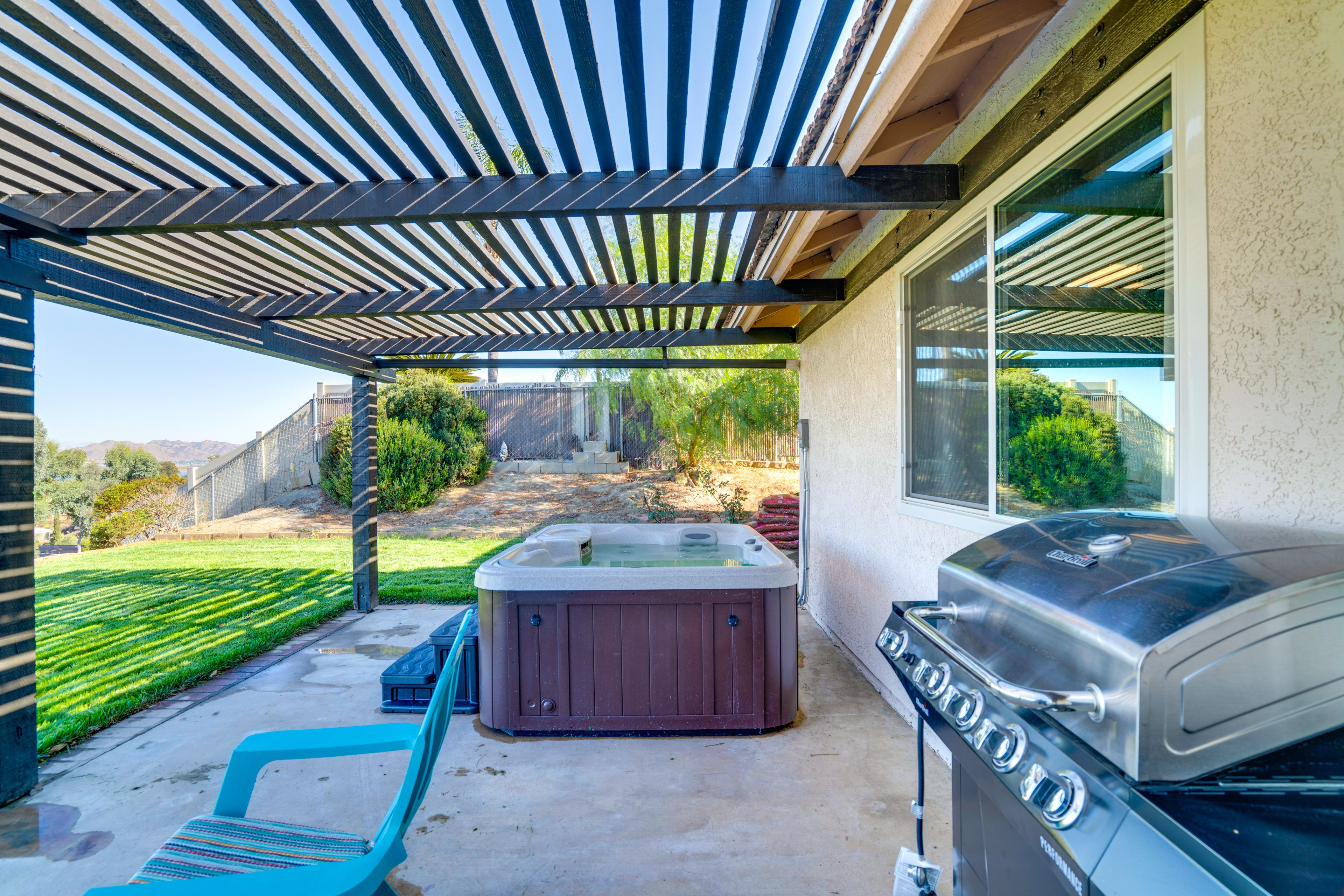 Private Patio | Gas Grill