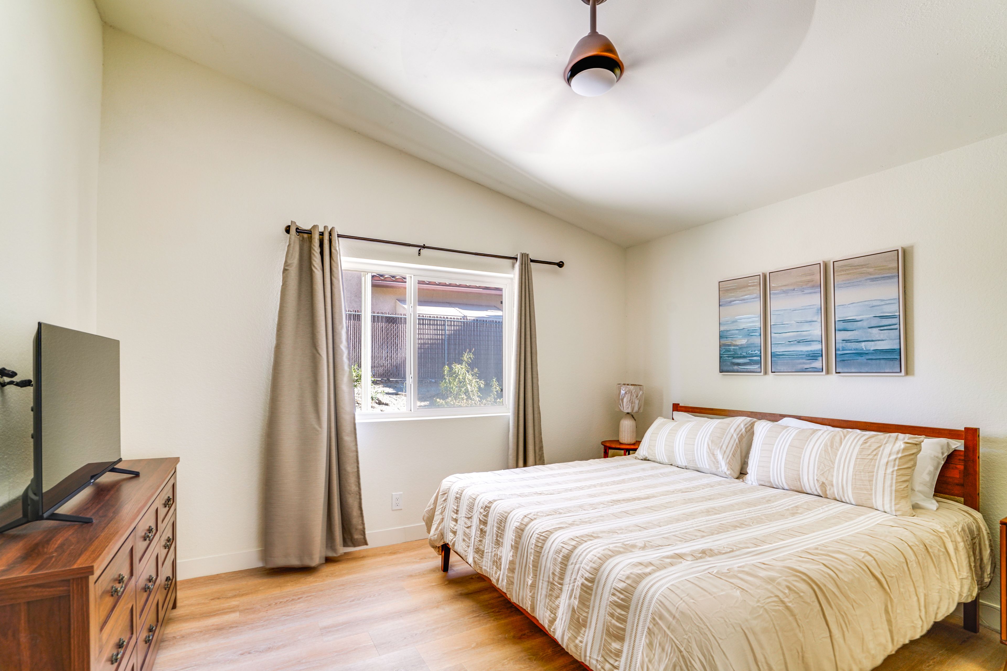 Bedroom 1 | King Bed | En-Suite Bathroom