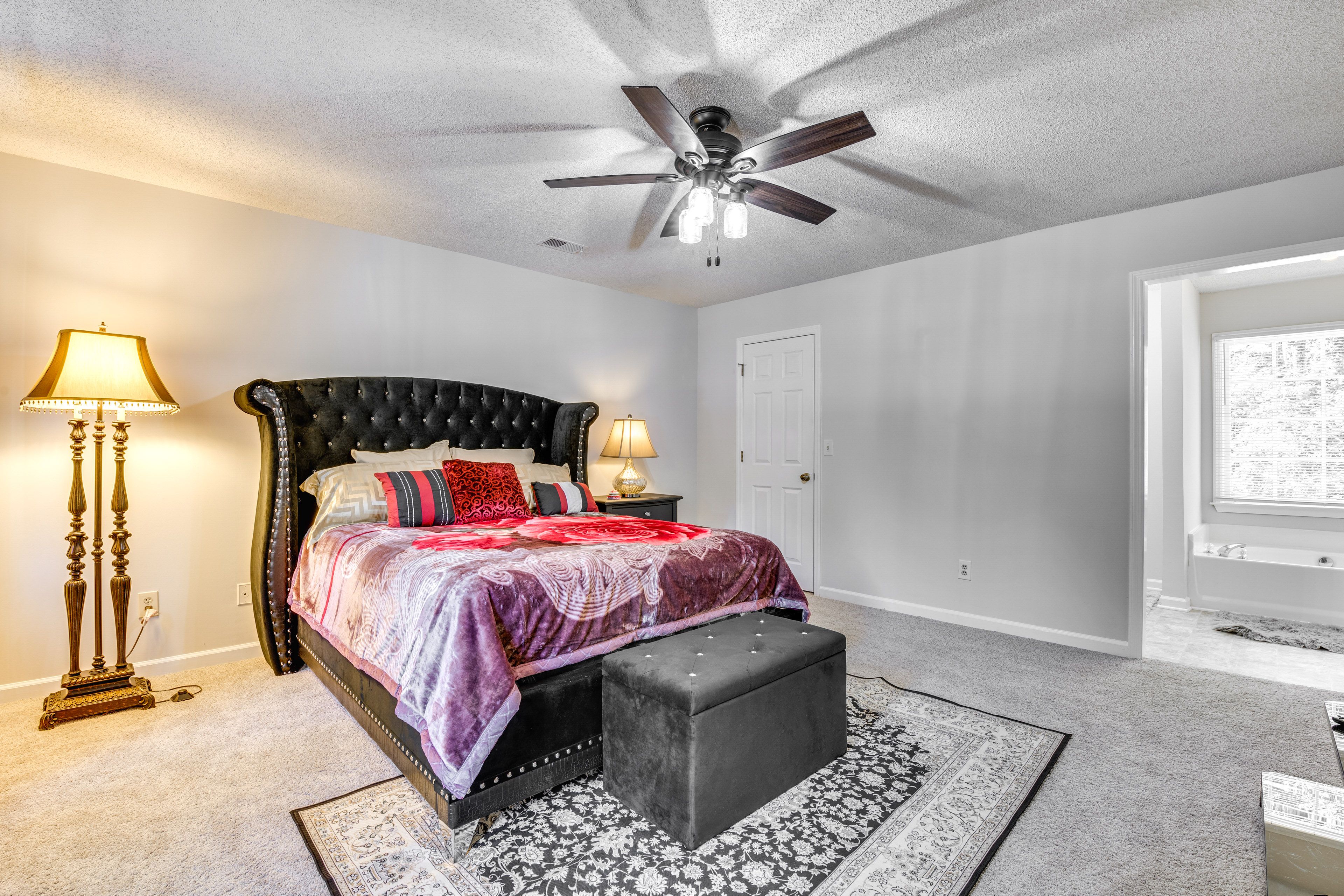 Bedroom 1 | King Bed | En-Suite Bathroom | 2nd Floor