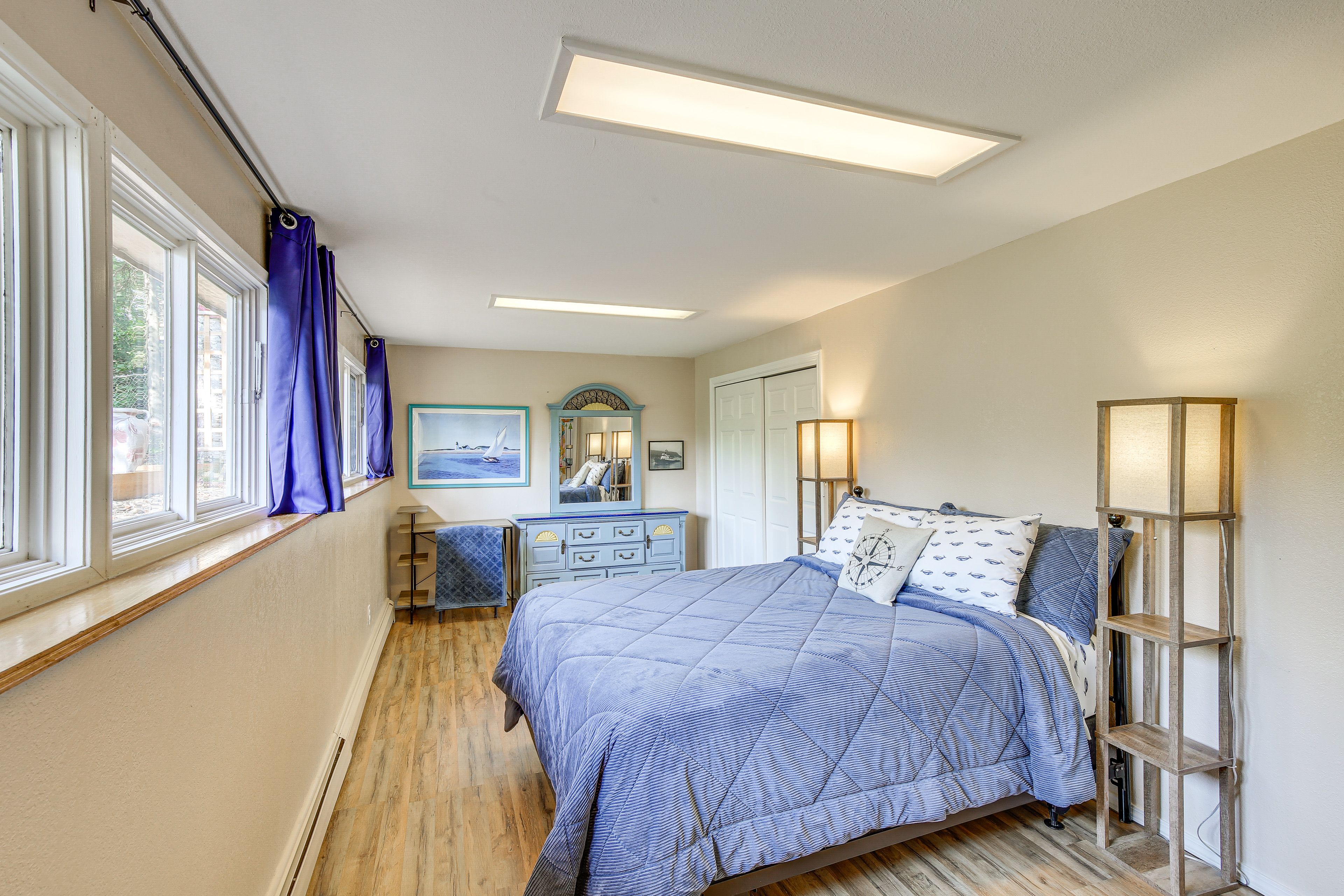 Bedroom 5 | Basement | Queen Bed