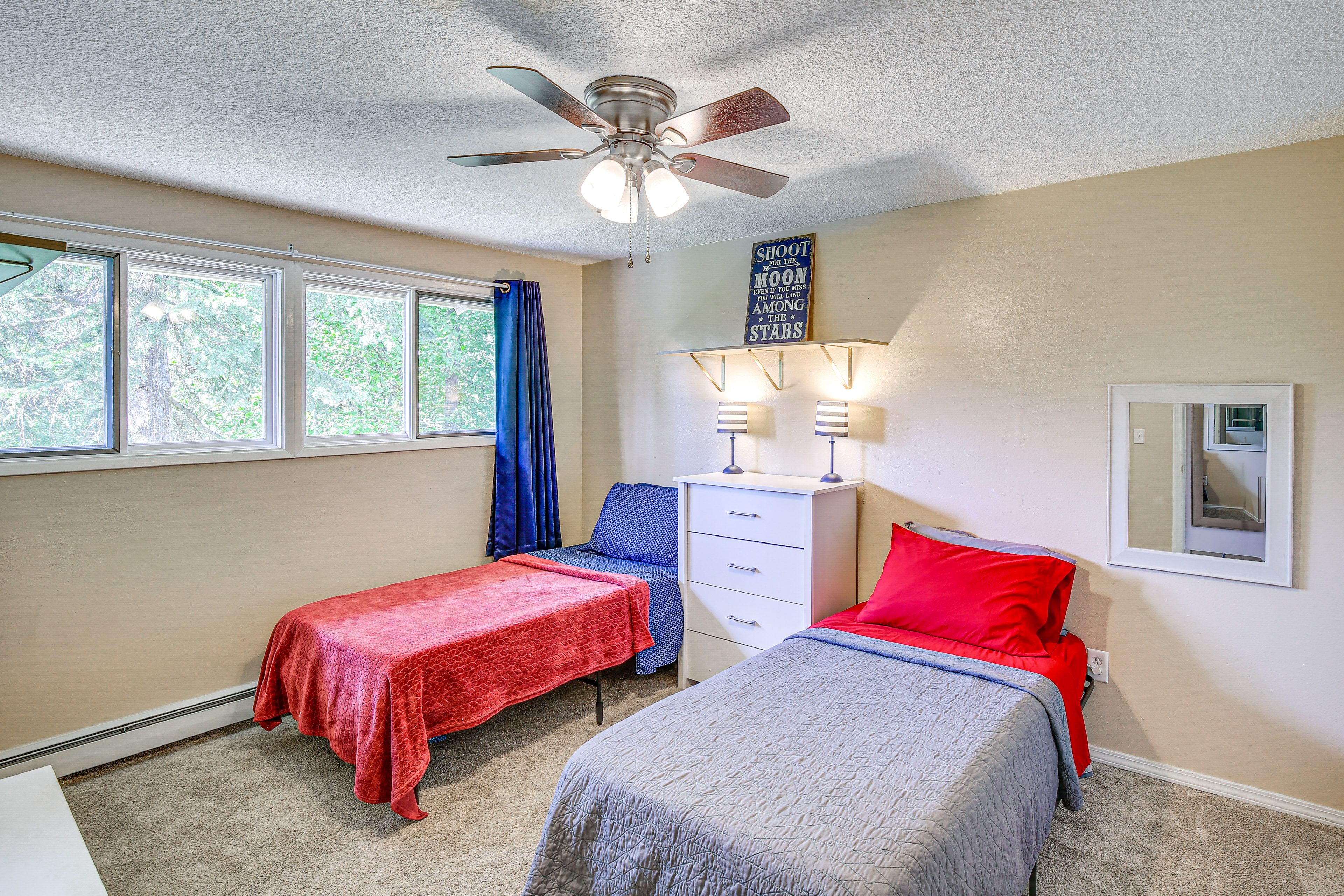 Bedroom 2 | Main Floor | 2 Twin Beds