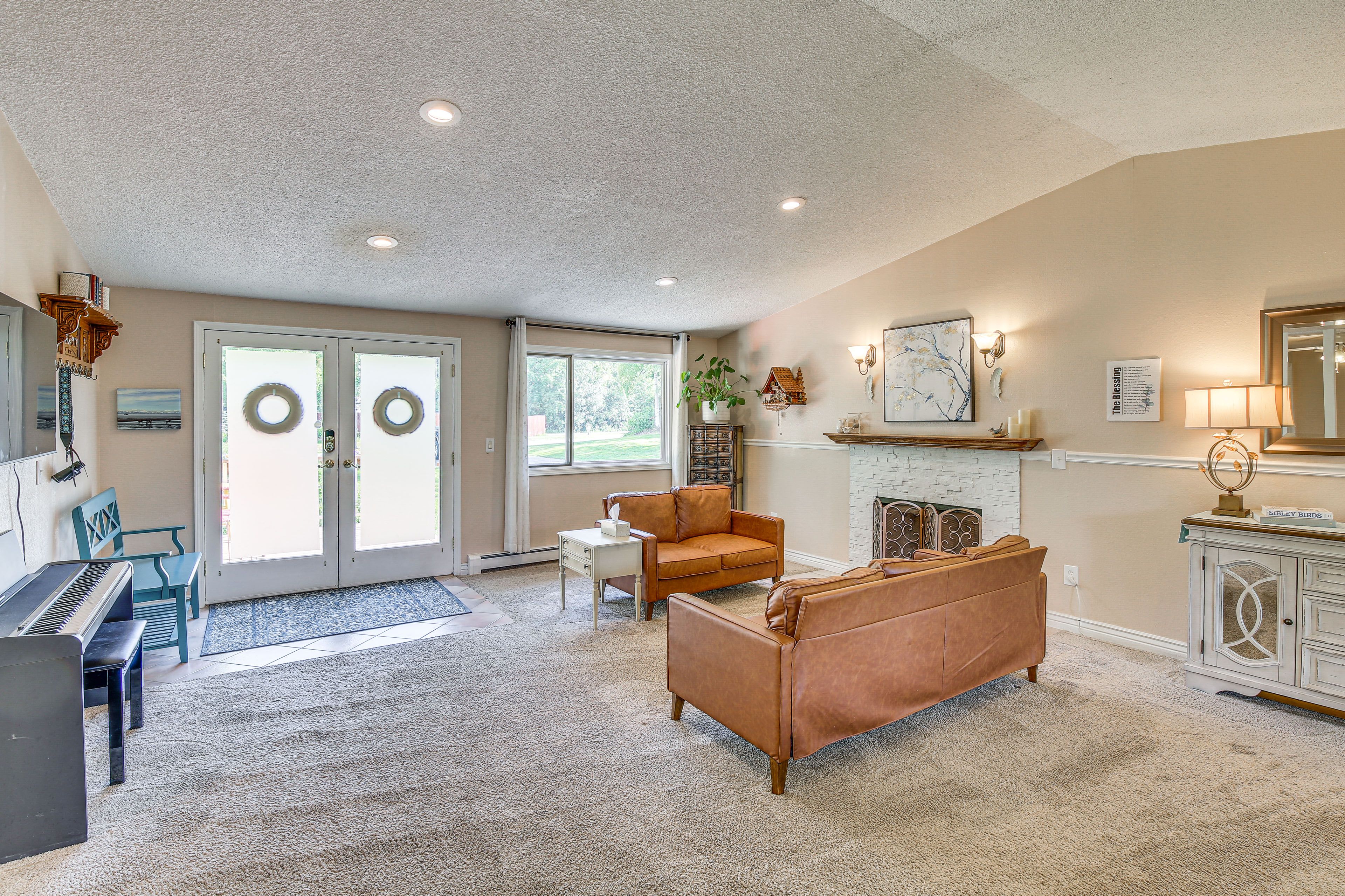 Living Room | Main Floor | Smart TV | Free WiFi | Piano
