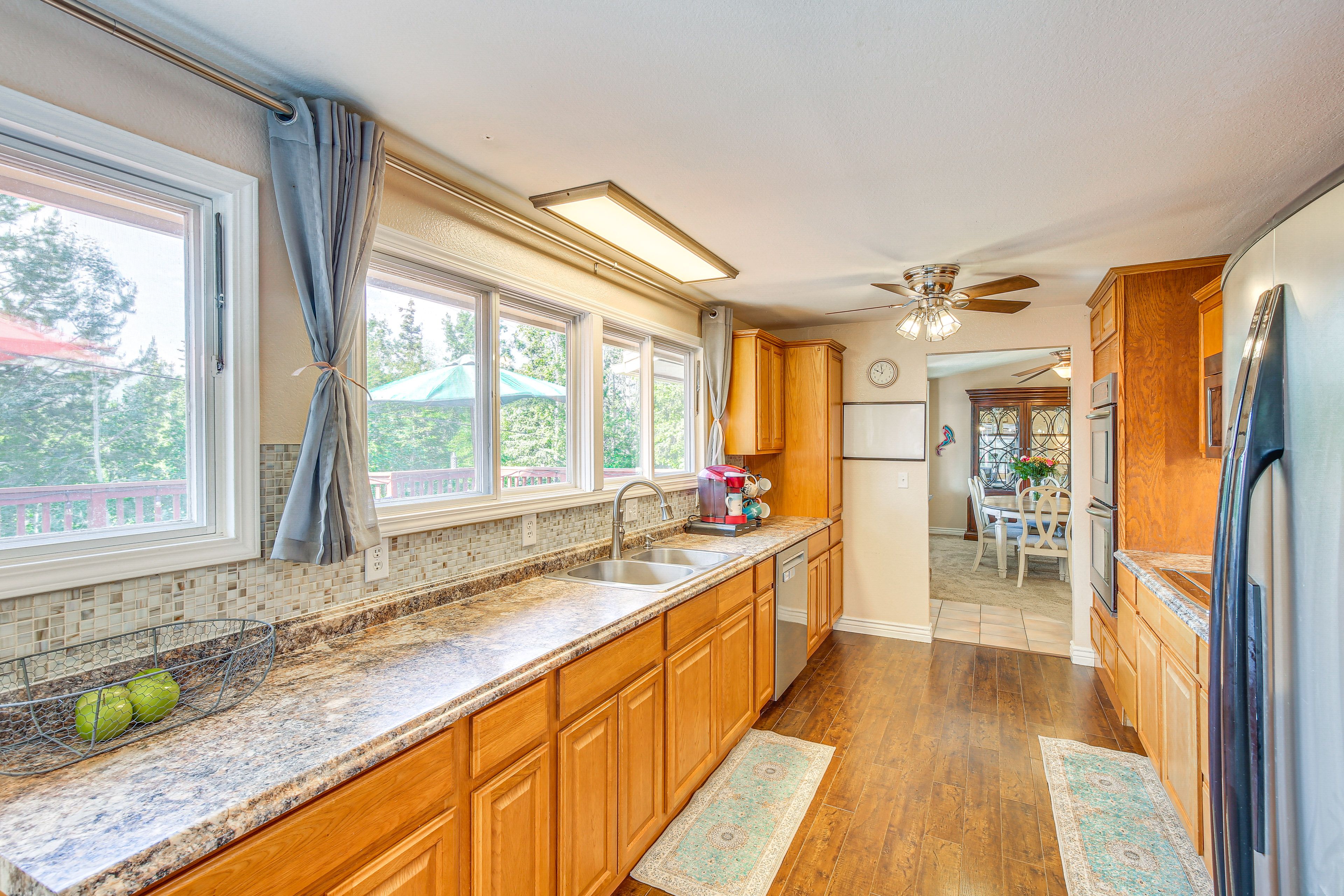 Kitchen | Main Floor | Keurig & Drip Coffee Makers | Toaster | Cooking Basics