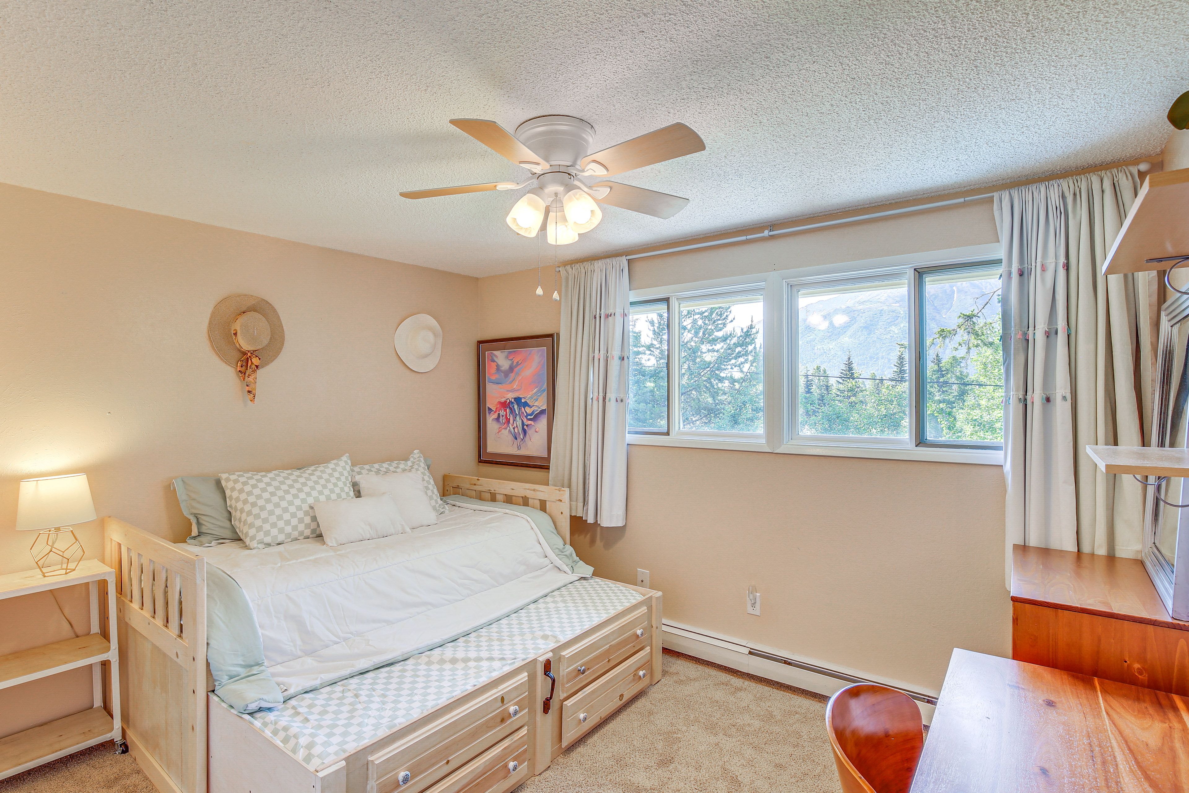 Bedroom 3 | Main Floor | Twin Daybed w/ Twin Trundle